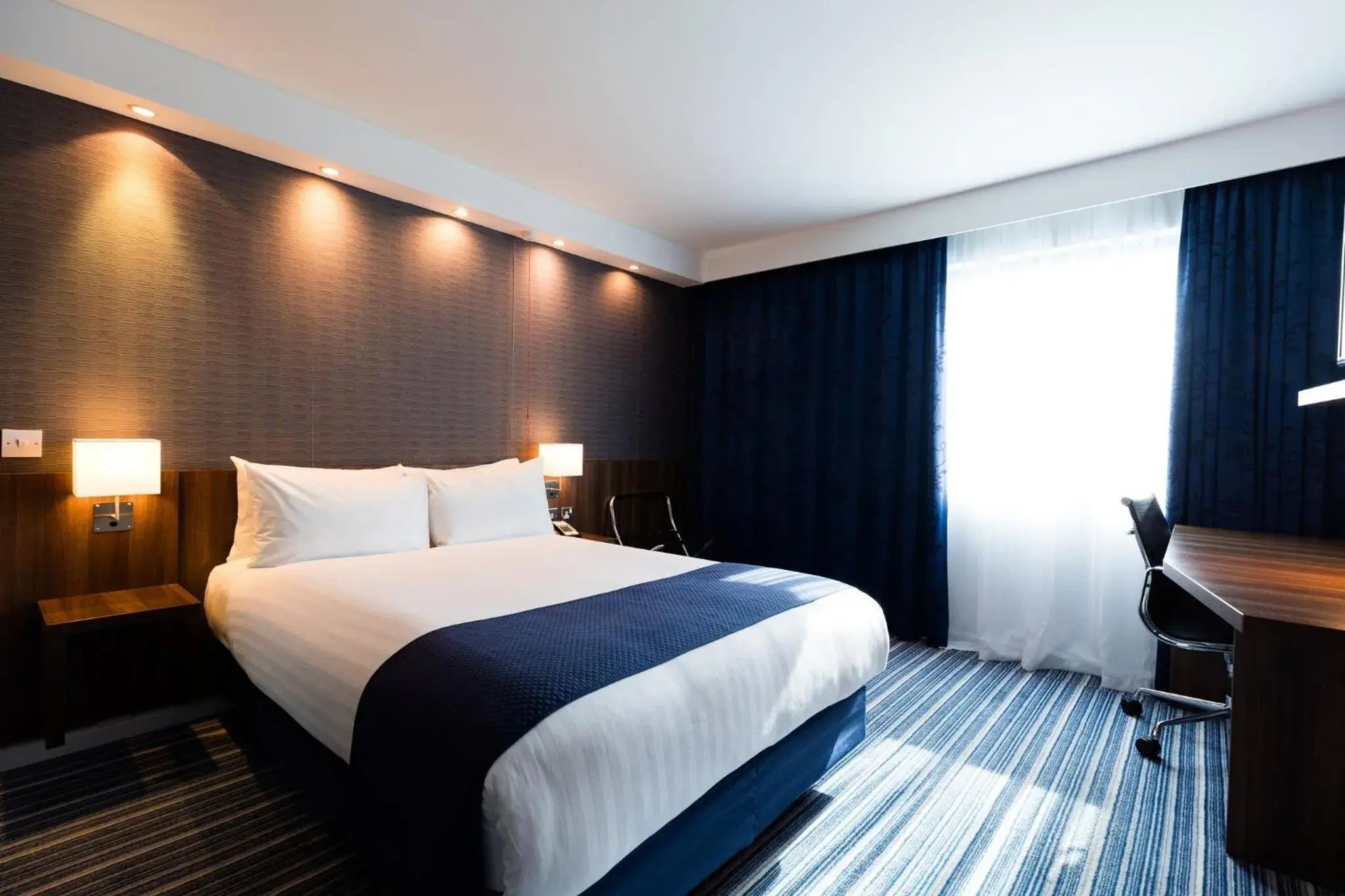 Standard Room with Free Hot Breakfast in Holiday Inn Express London Heathrow T5 by IHG Standard Room with Free Hot Breakfast in Holiday Inn Express London Heathrow T5 by IHG
