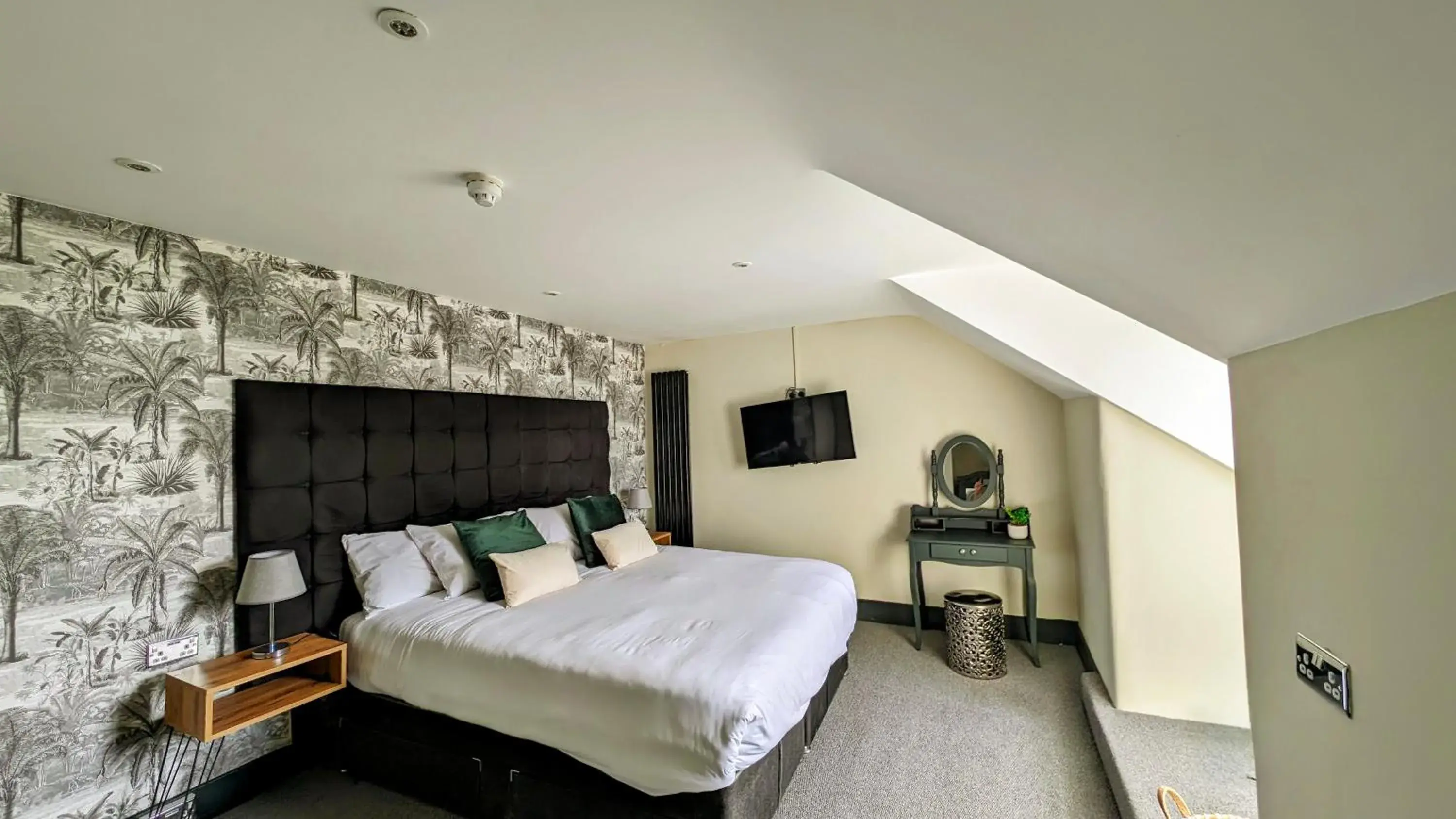 Deluxe King Room in Westbourne Hotel and Spa Deluxe King Room in Westbourne Hotel and Spa