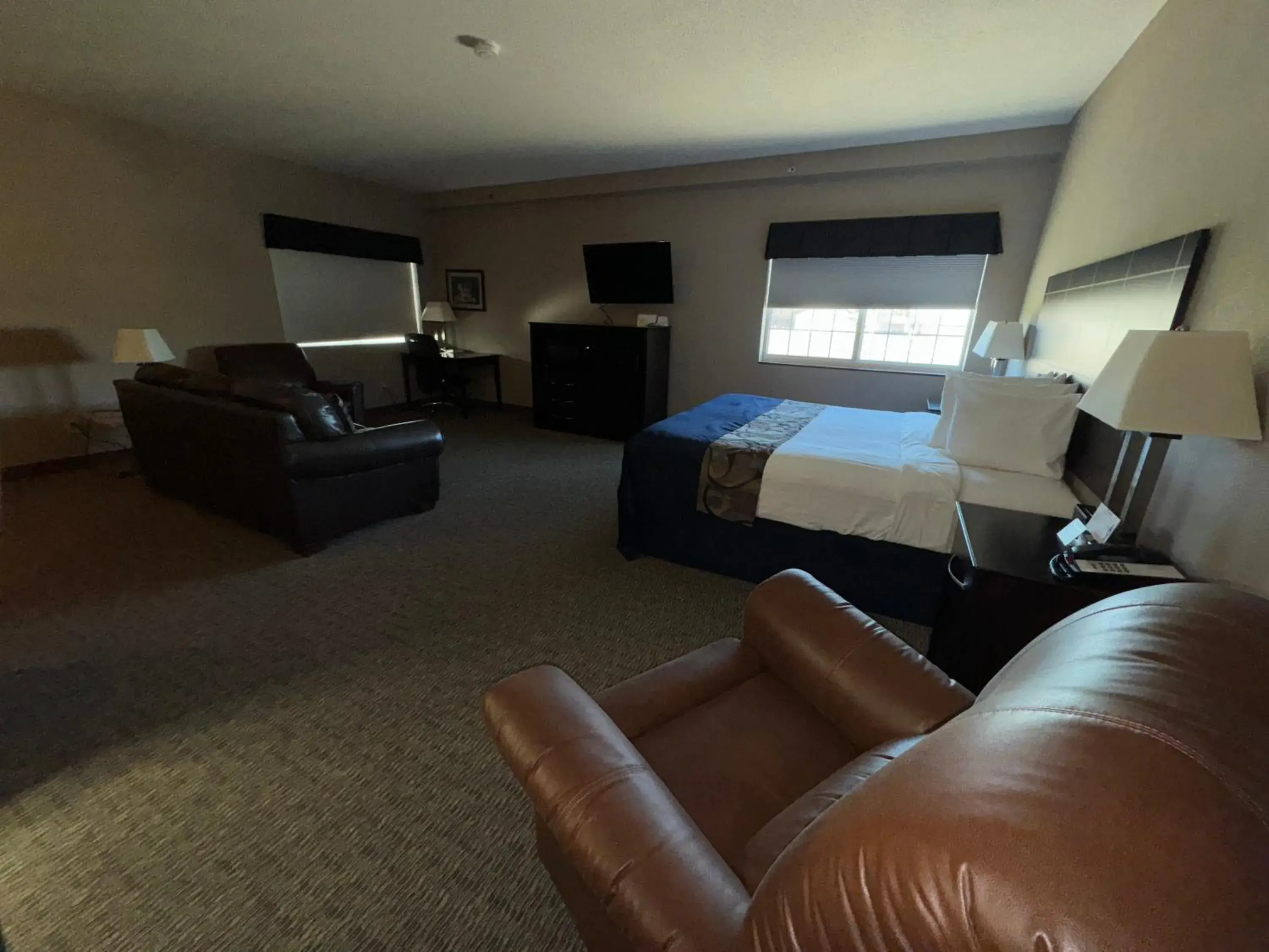 Executive Suite in Garner INN & Suites Executive Suite in Garner INN & Suites