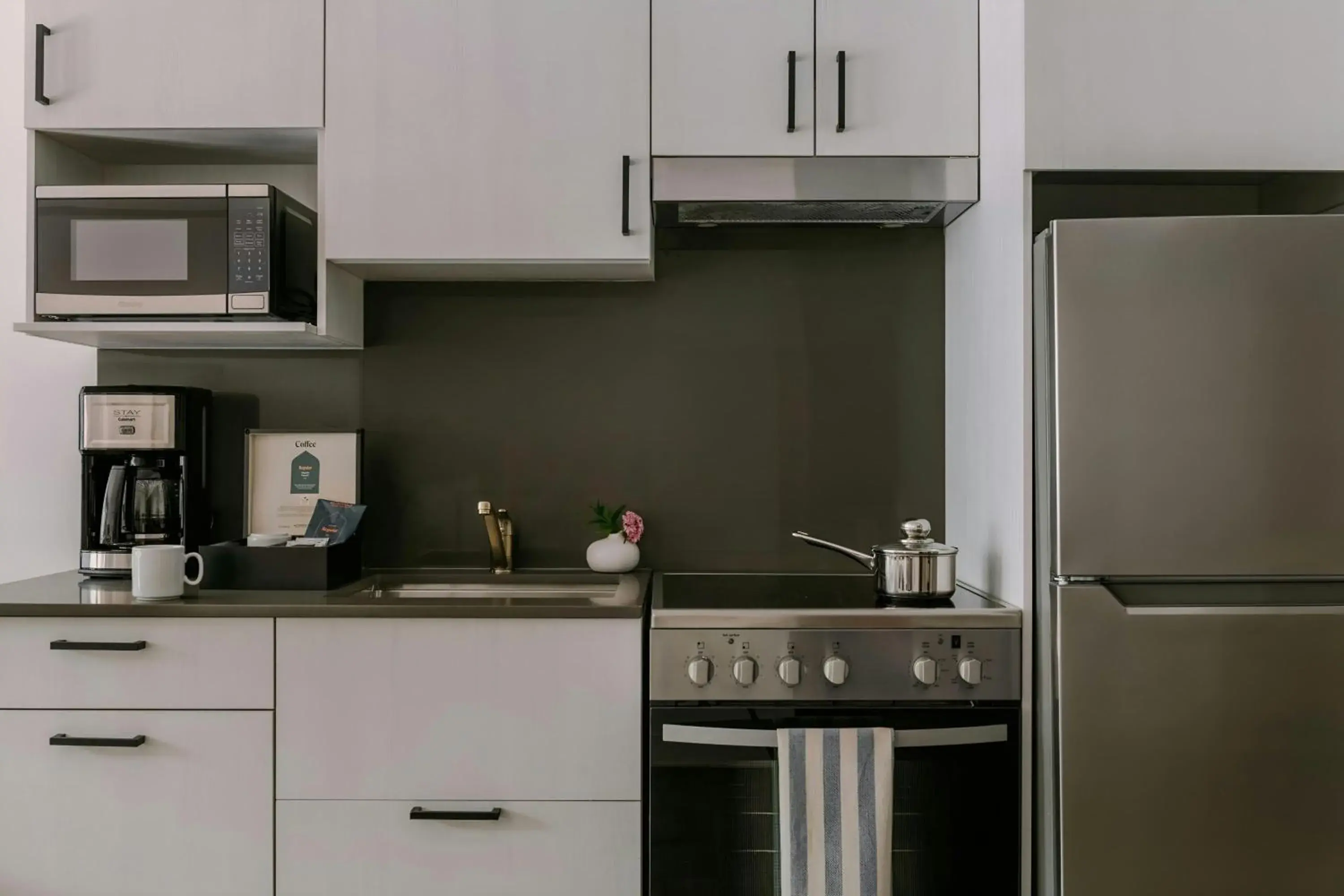 Small Studio Apartment with Queen Bed in Sonder by Marriott Bonvoy Arlo Apartments Downtown Small Studio Apartment with Queen Bed in Sonder by Marriott Bonvoy Arlo Apartments Downtown