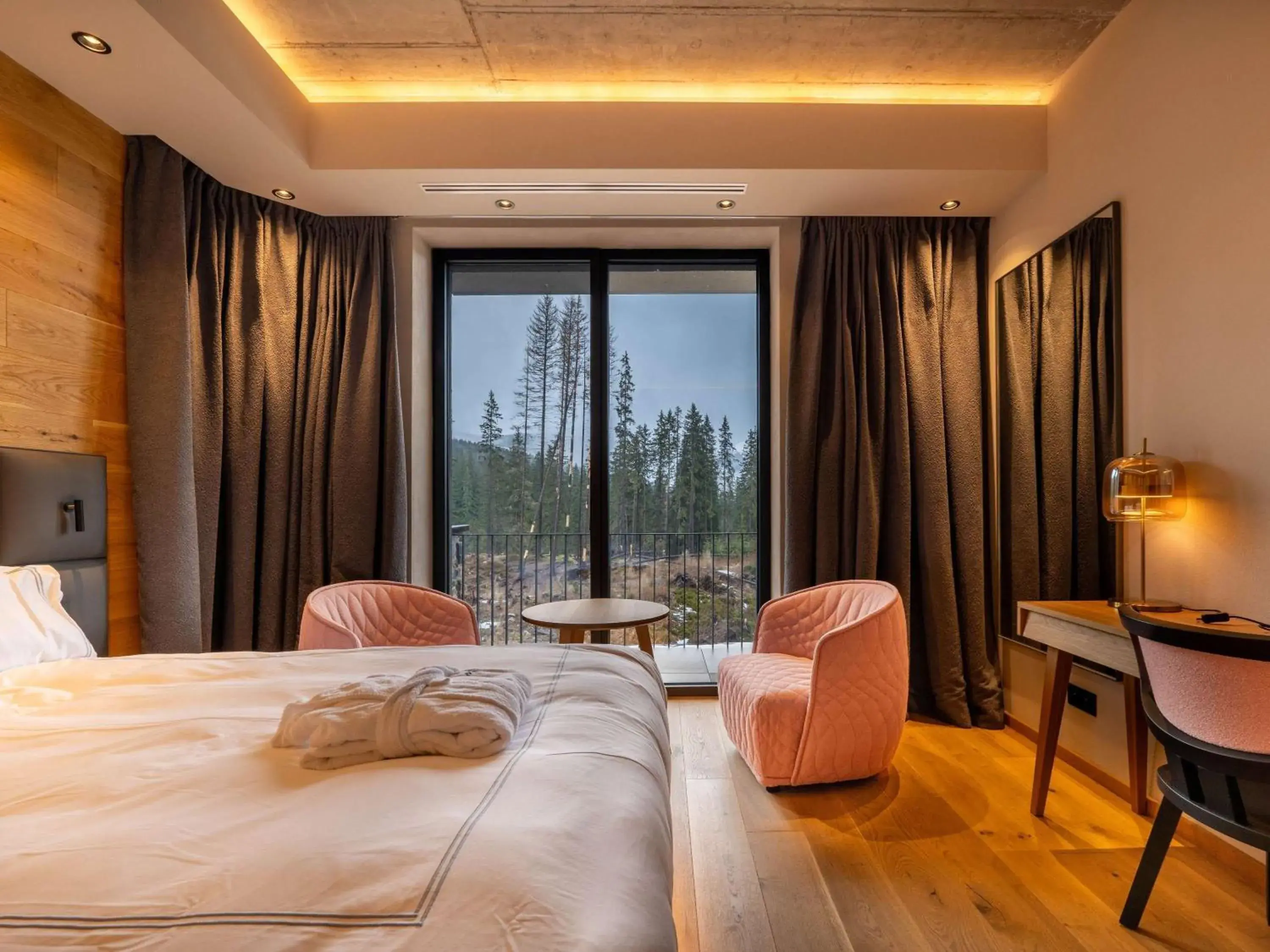 Grand Room with View in Swissôtel Damian Jasna Grand Room with View in Swissôtel Damian Jasna