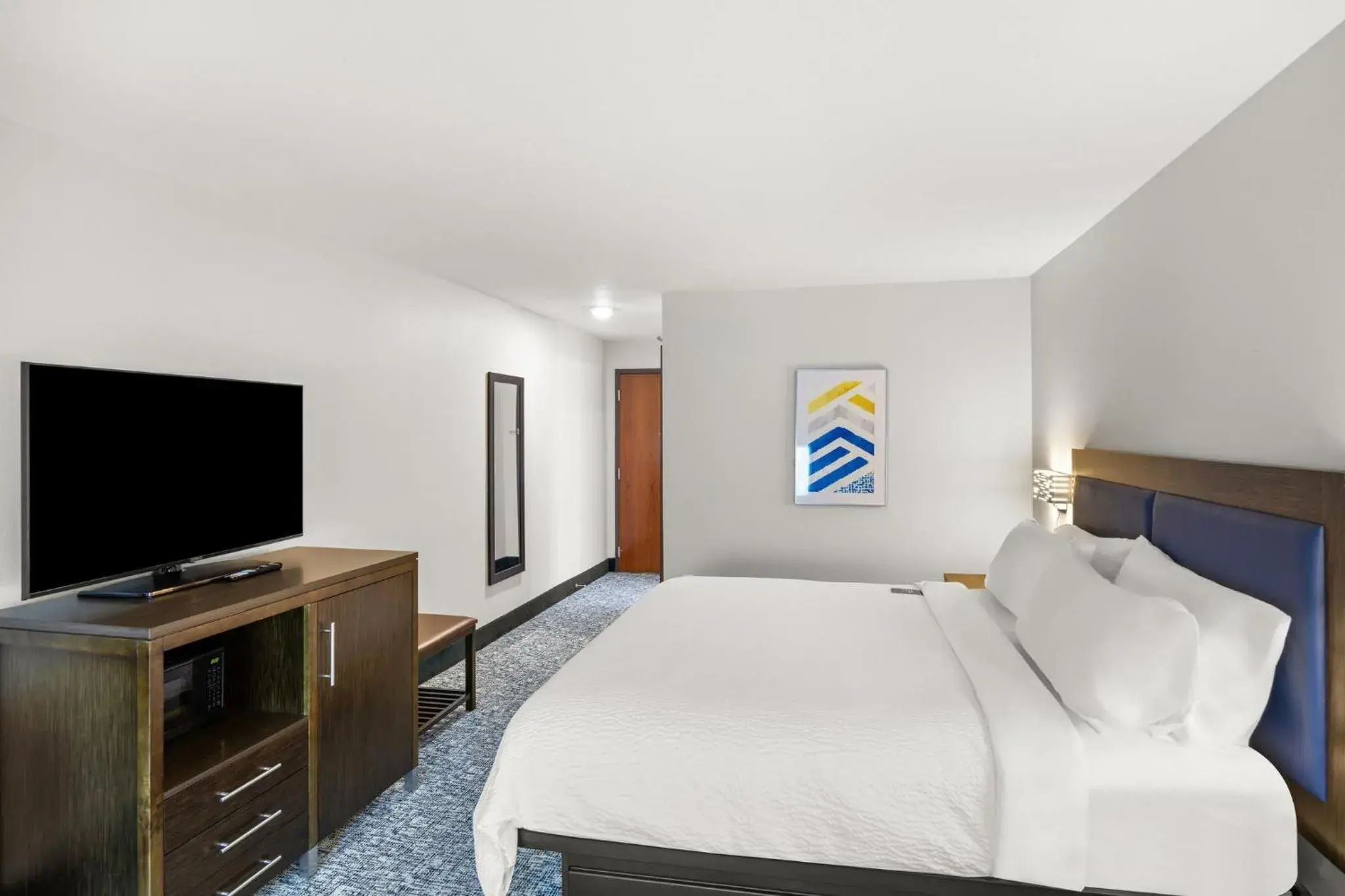 King Room - Hearing Accessible in Holiday Inn Express Asheville Woodfin by IHG King Room - Hearing Accessible in Holiday Inn Express Asheville Woodfin by IHG