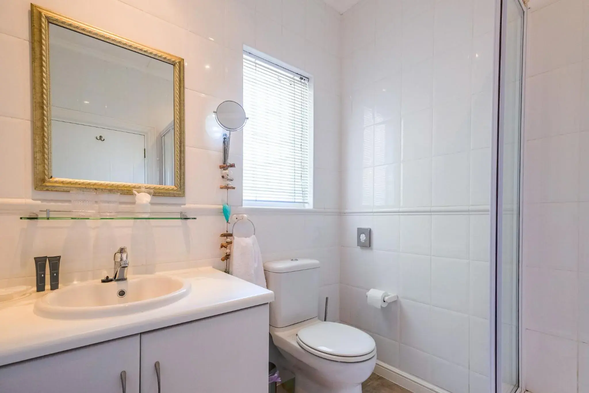 Standard Double or Twin Room in Oude Berg Guesthouse - 10 Caledon Street Standard Double or Twin Room in Oude Berg Guesthouse - 10 Caledon Street