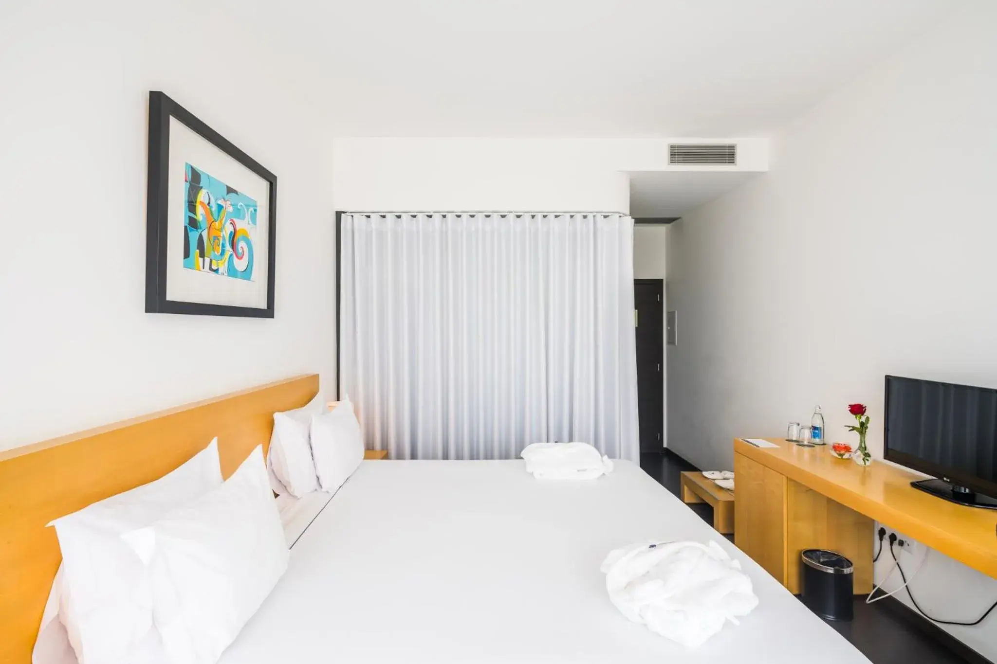 Double Room with Romantic Package in Boticas Hotel Art & SPA Double Room with Romantic Package in Boticas Hotel Art & SPA