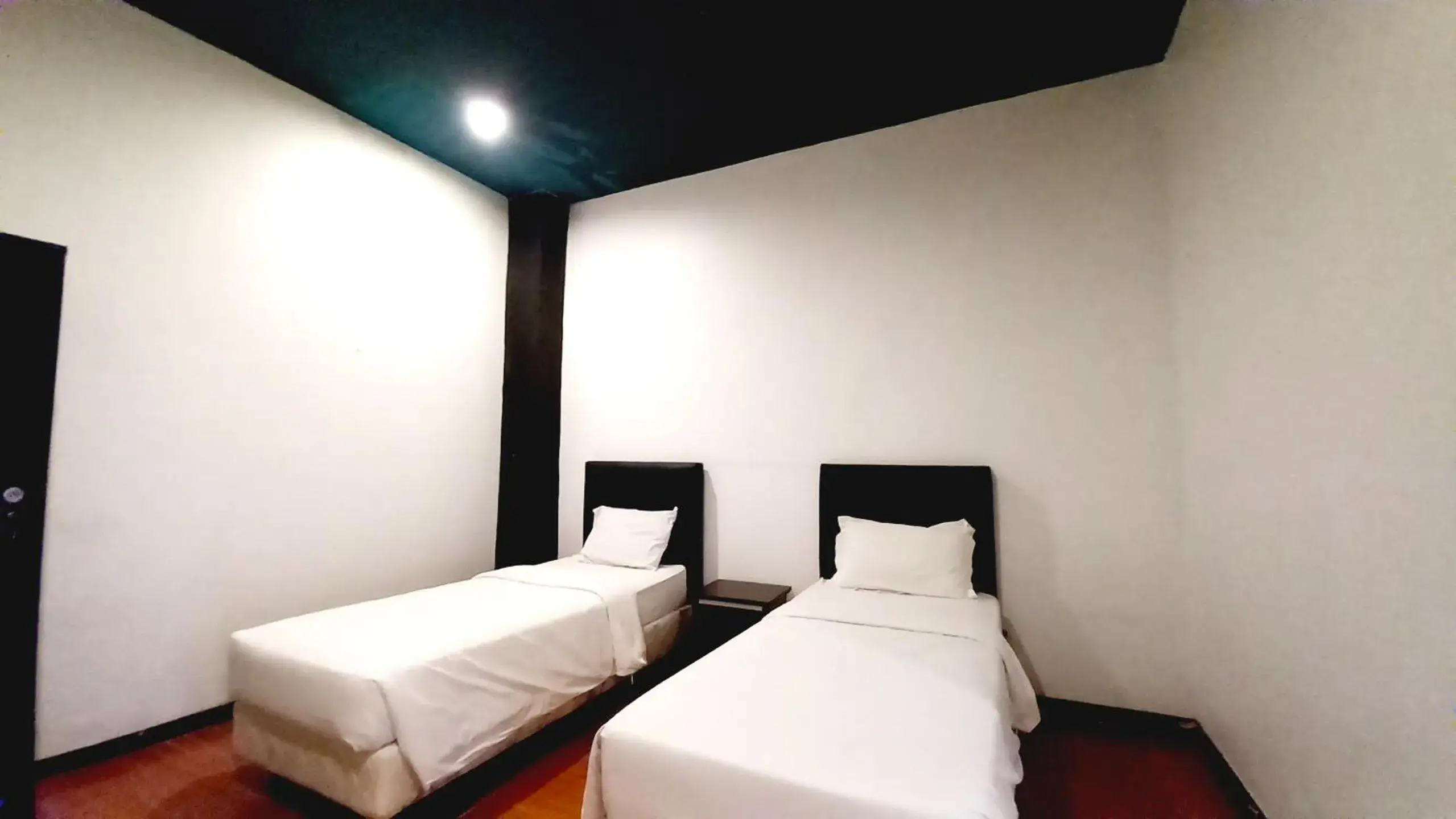 Deluxe Double or Twin Room in dC Hotel & Hostel Deluxe Double or Twin Room in dC Hotel & Hostel
