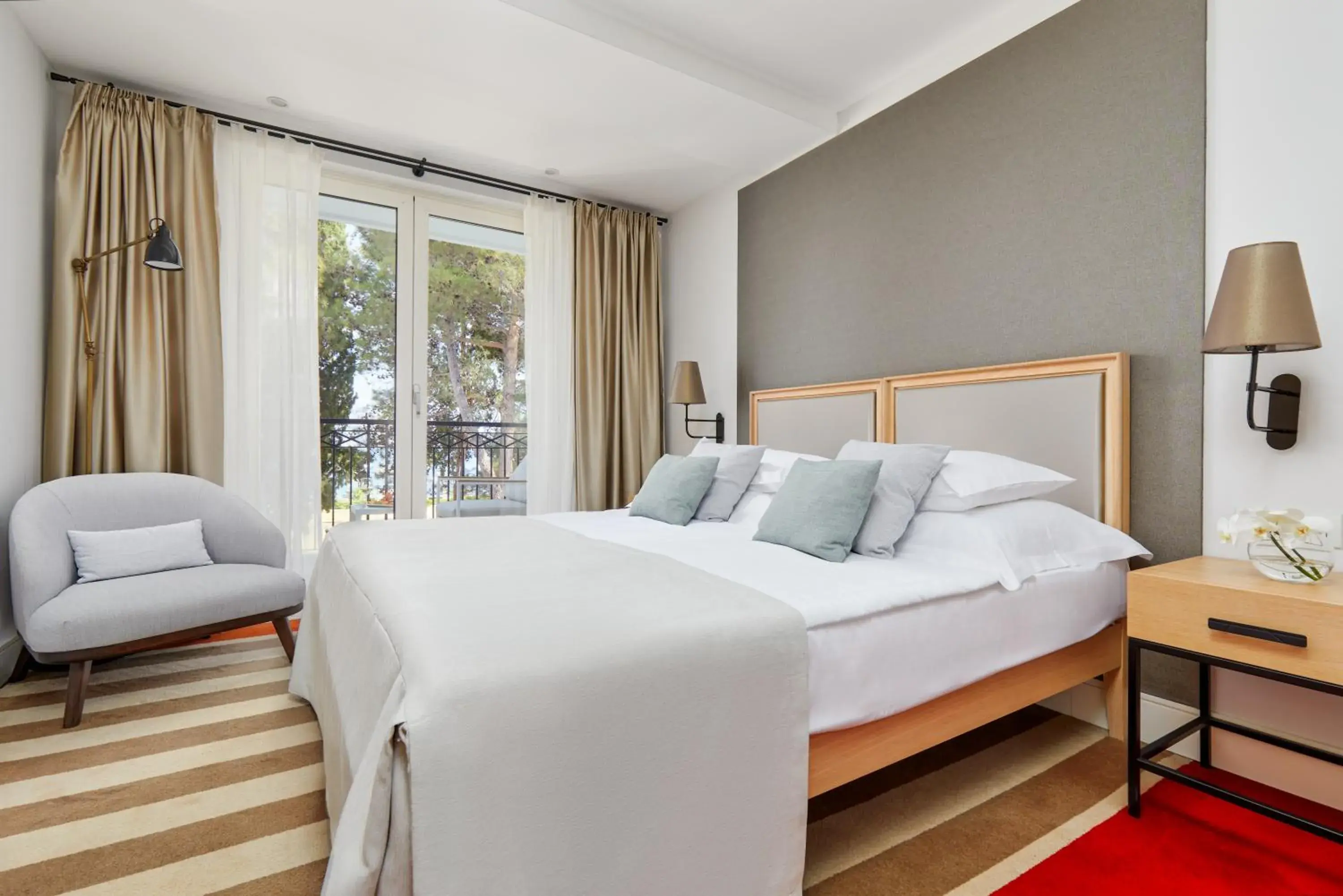 Standard Room with Side Sea View and Terrace in Hotel Budva Standard Room with Side Sea View and Terrace in Hotel Budva