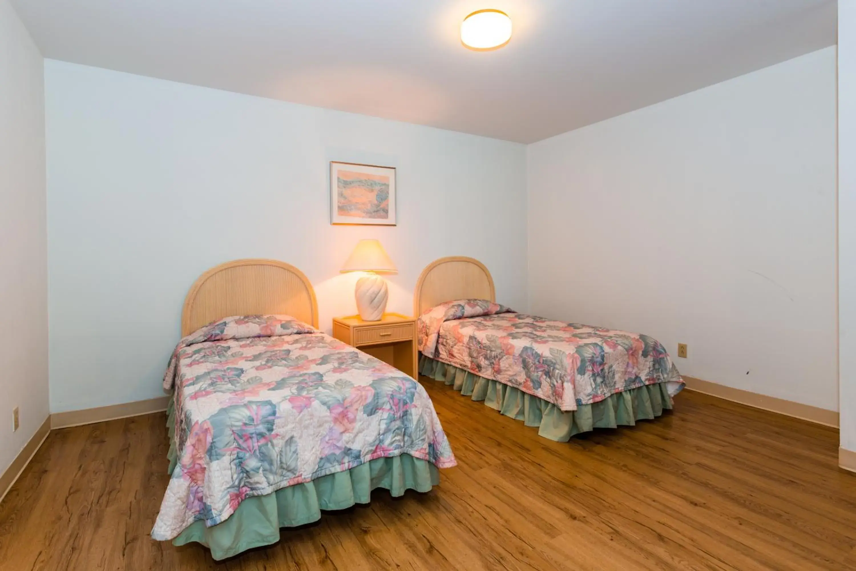 Two-Bedroom Apartment in Alupang Beach Tower Two-Bedroom Apartment in Alupang Beach Tower