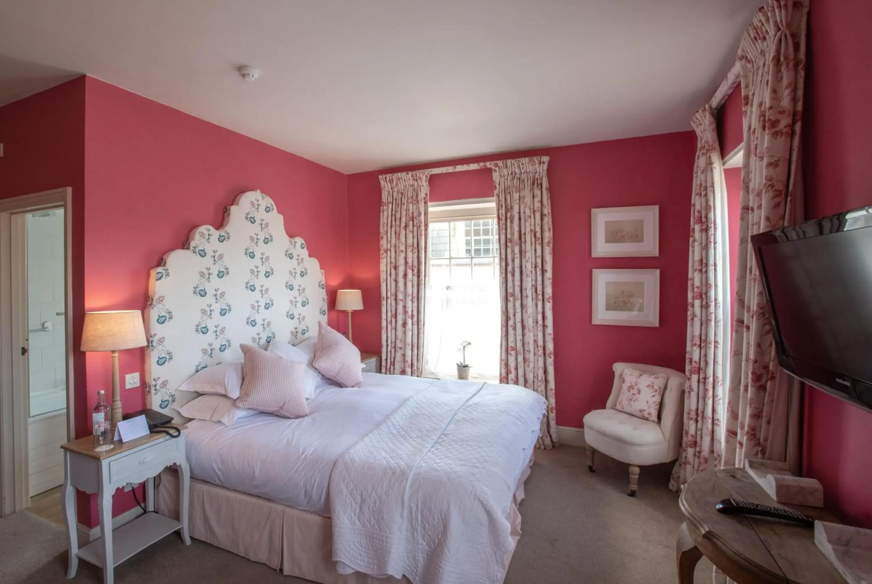 Deluxe Double Room in The George Hotel and Beach Club Deluxe Double Room in The George Hotel and Beach Club