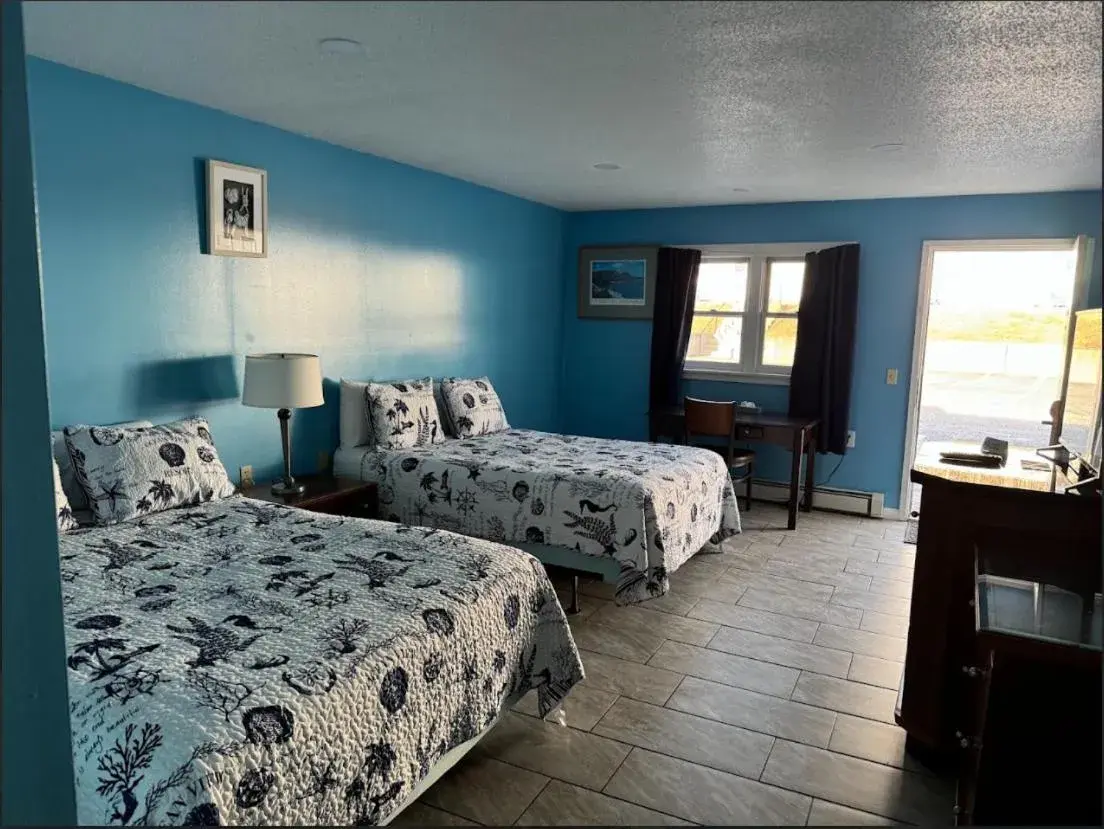 Double Room with Two Double Beds in White Birches Motel Double Room with Two Double Beds in White Birches Motel