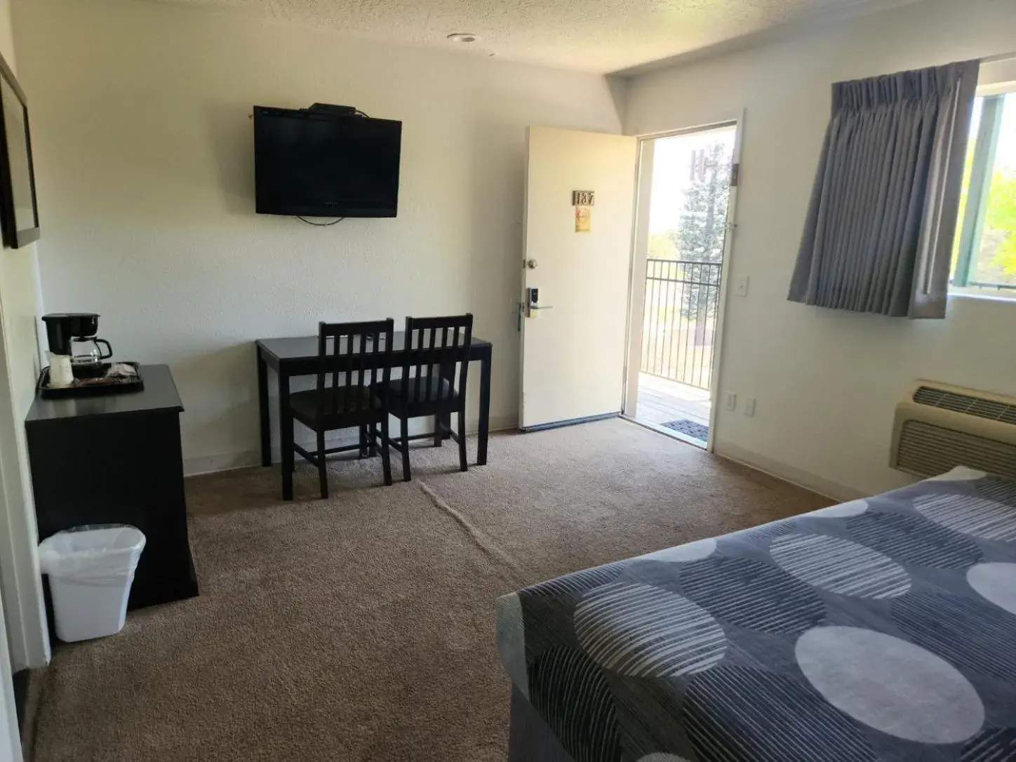 Deluxe King Room in The View Motel Deluxe King Room in The View Motel