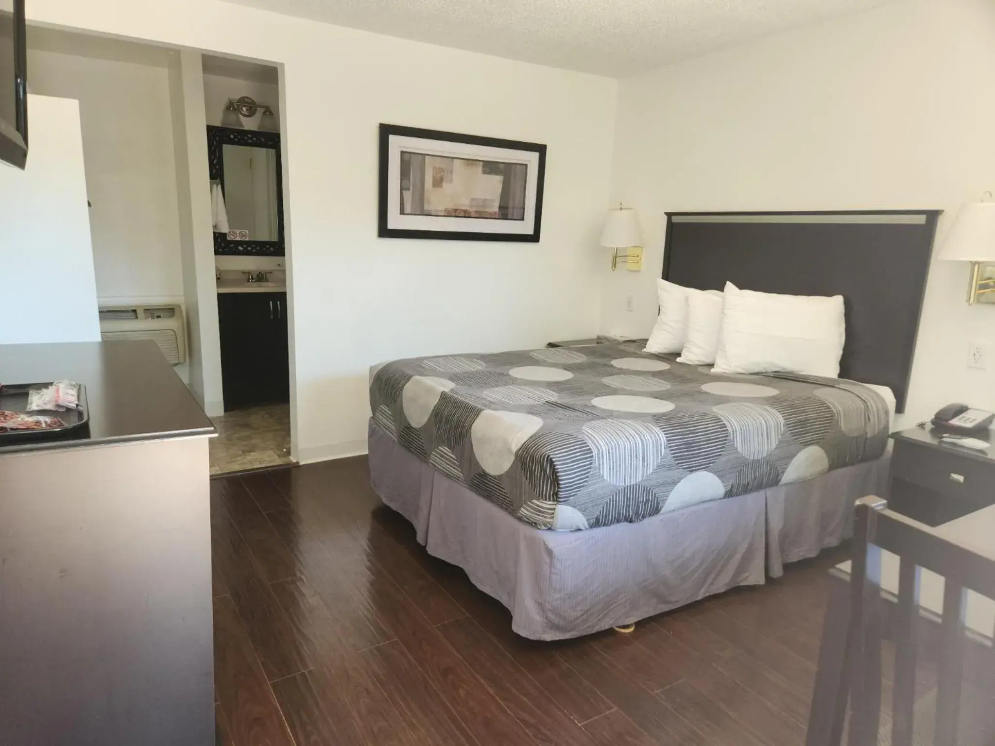 Standard Queen Room in The View Motel Standard Queen Room in The View Motel