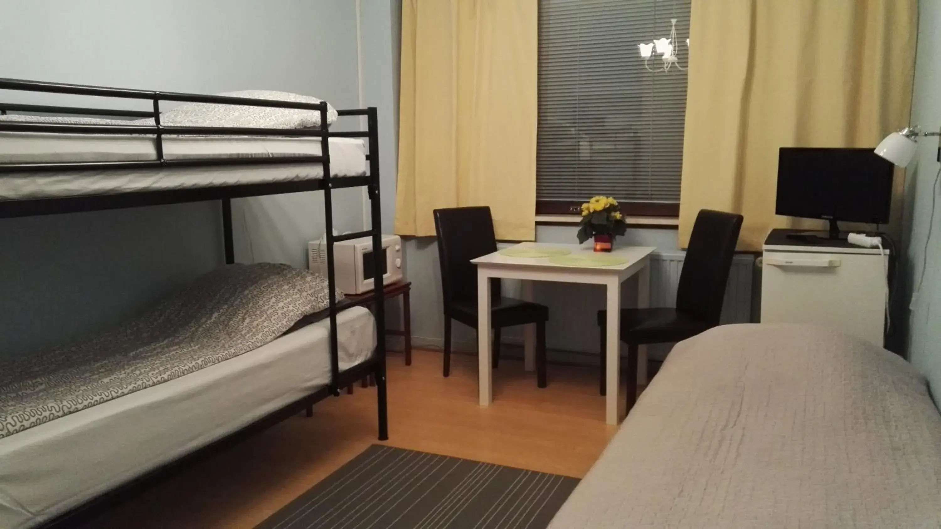 Triple Room with Shared Bathroom in Guesthouse Outa Triple Room with Shared Bathroom in Guesthouse Outa