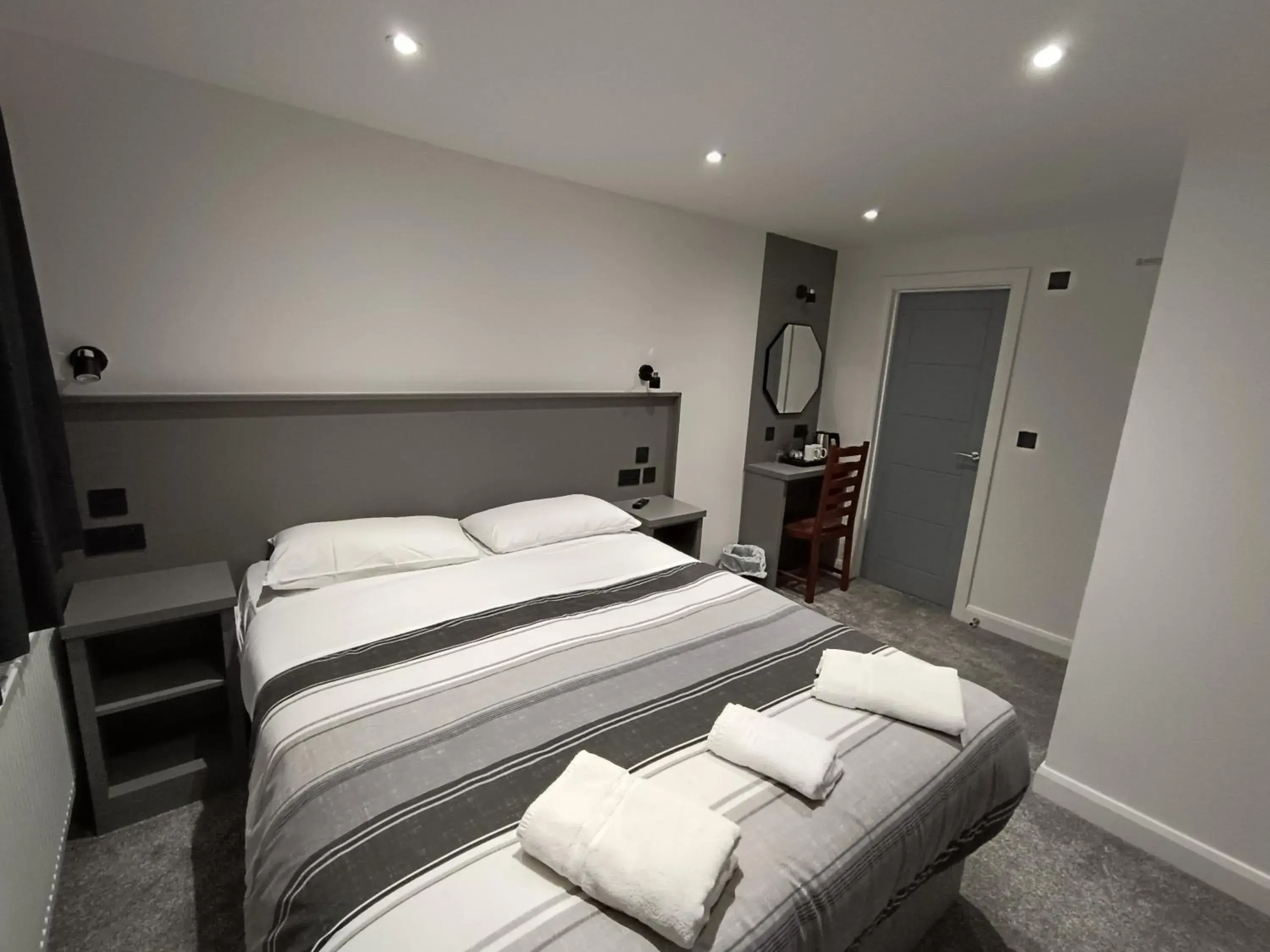 Deluxe King Room in Gainsborough Lodge Deluxe King Room in Gainsborough Lodge