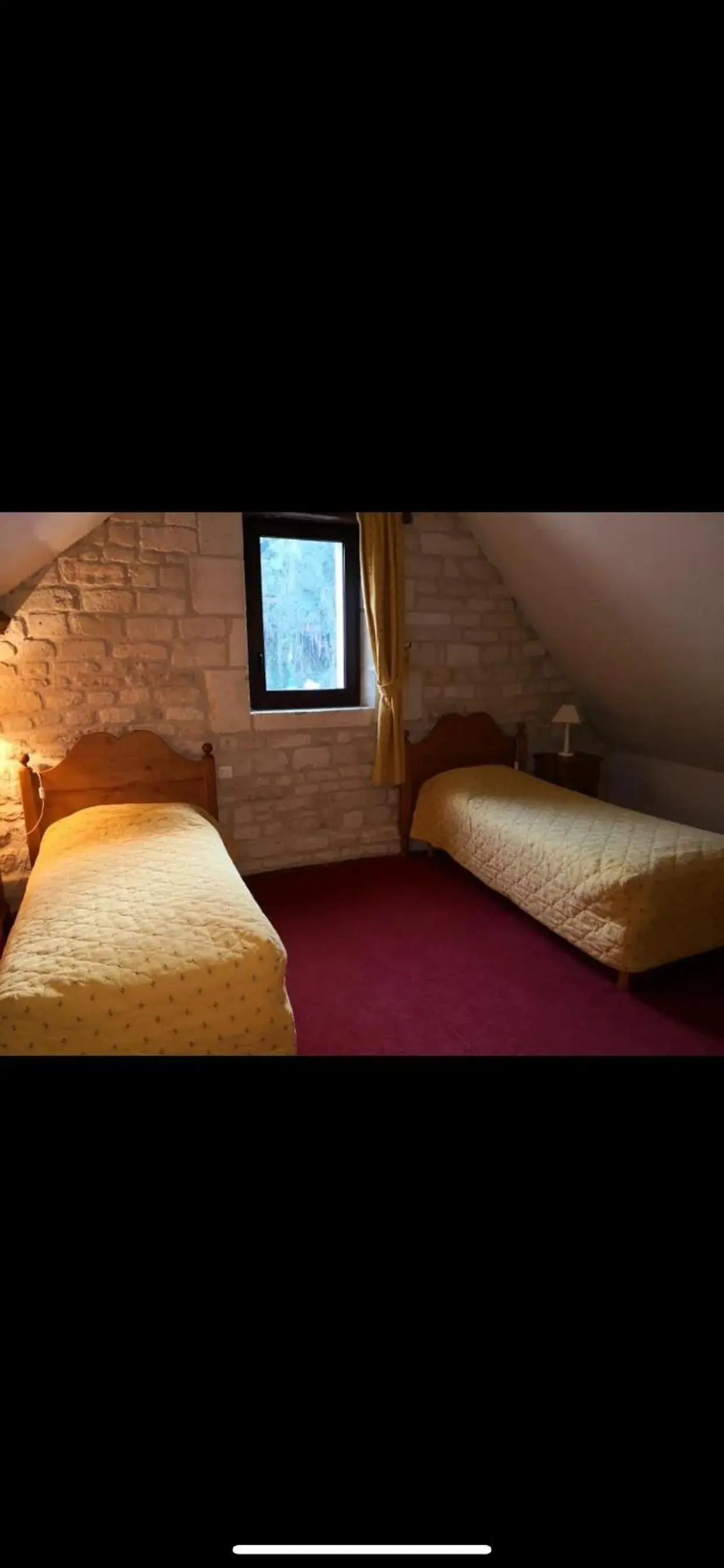 Quadruple Room in AUBERGE DU JEU D'ARC Quadruple Room in AUBERGE DU JEU D'ARC