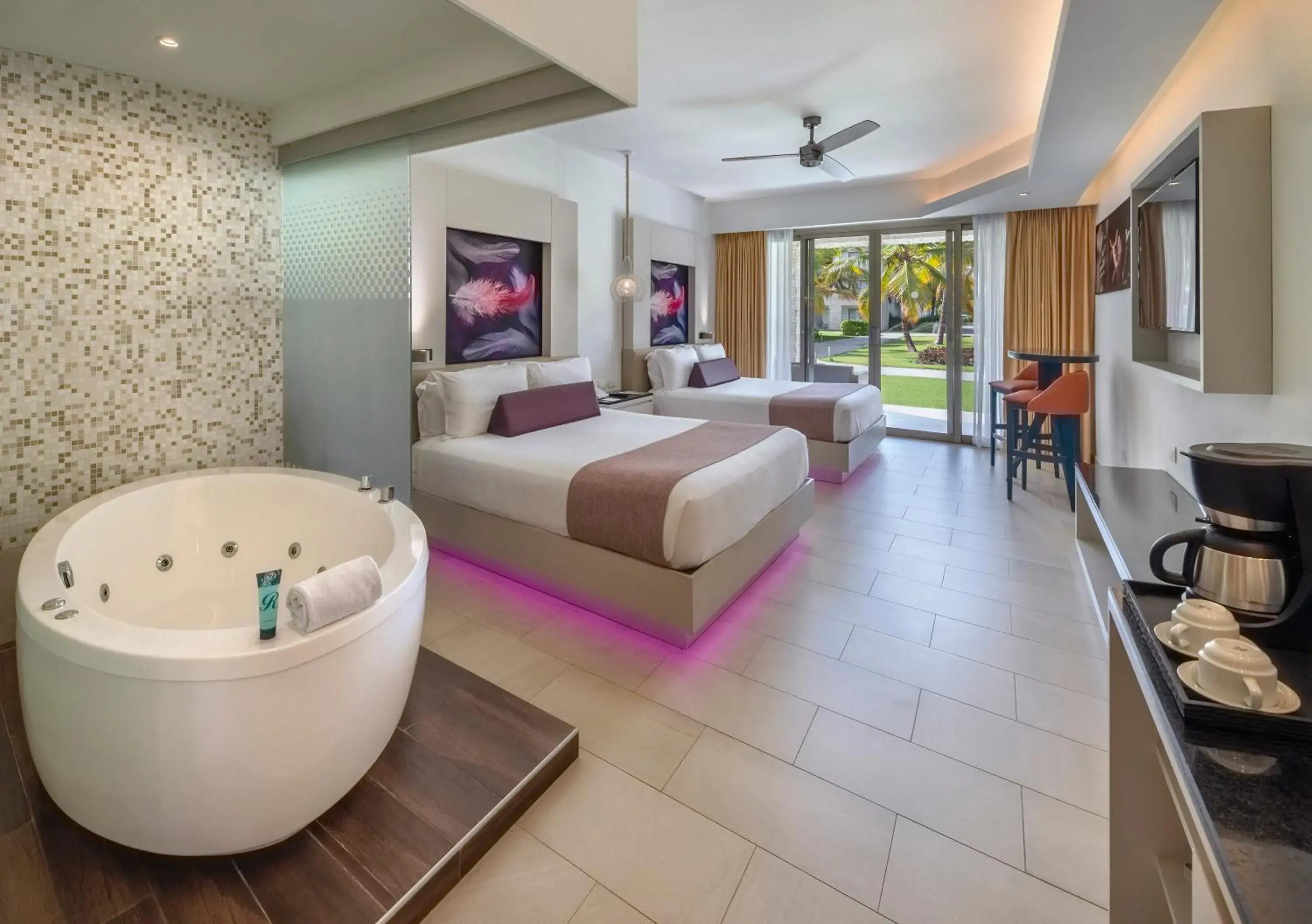 Luxury Junior Suite - single occupancy in Royalton CHIC Punta Cana, An Autograph Collection All-Inclusive Resort & Casino, Adults Only Luxury Junior Suite - single occupancy in Royalton CHIC Punta Cana, An Autograph Collection All-Inclusive Resort & Casino, Adults Only