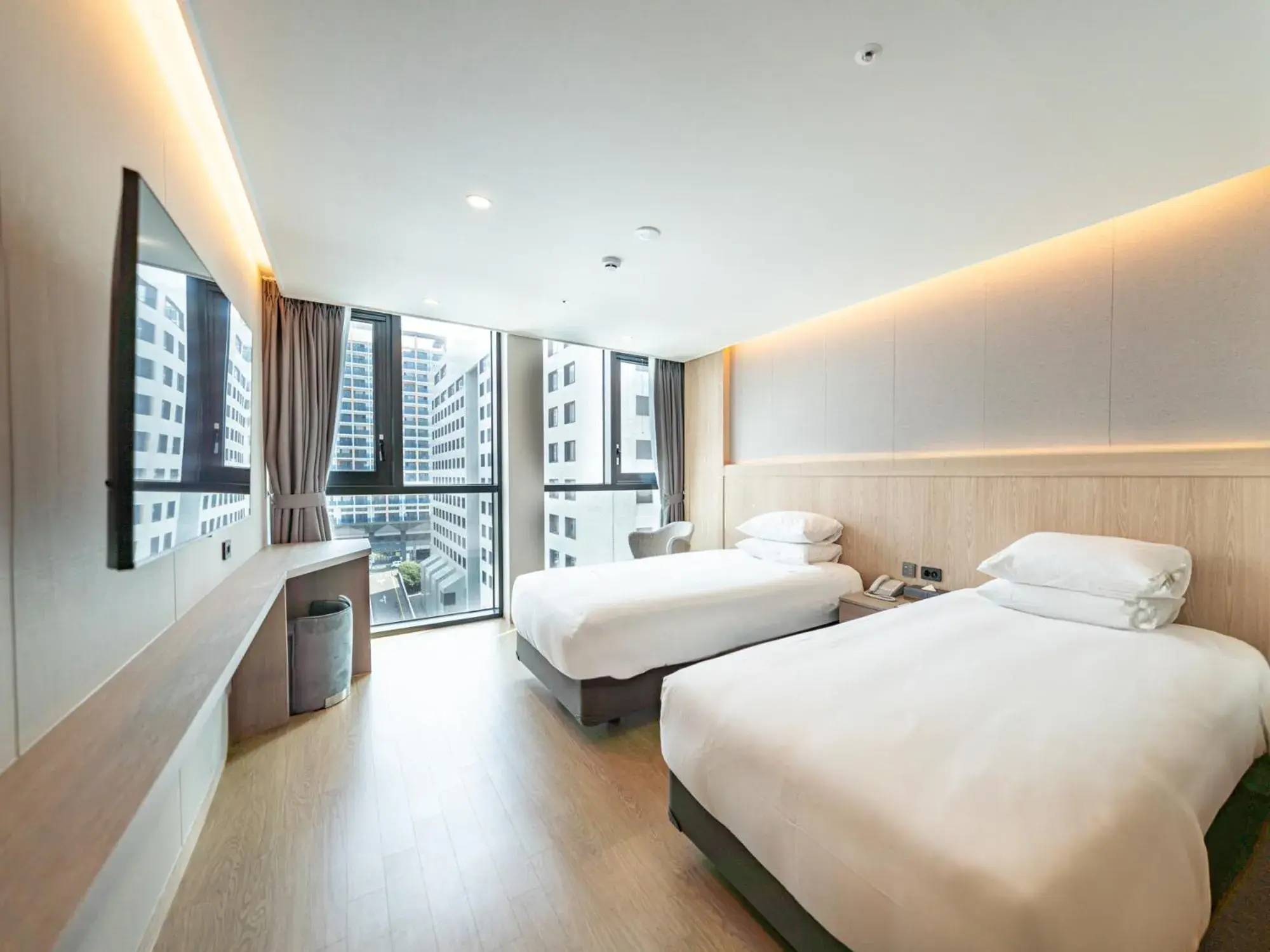 Superior Twin Room in Jeju Bolton Hotel Superior Twin Room in Jeju Bolton Hotel