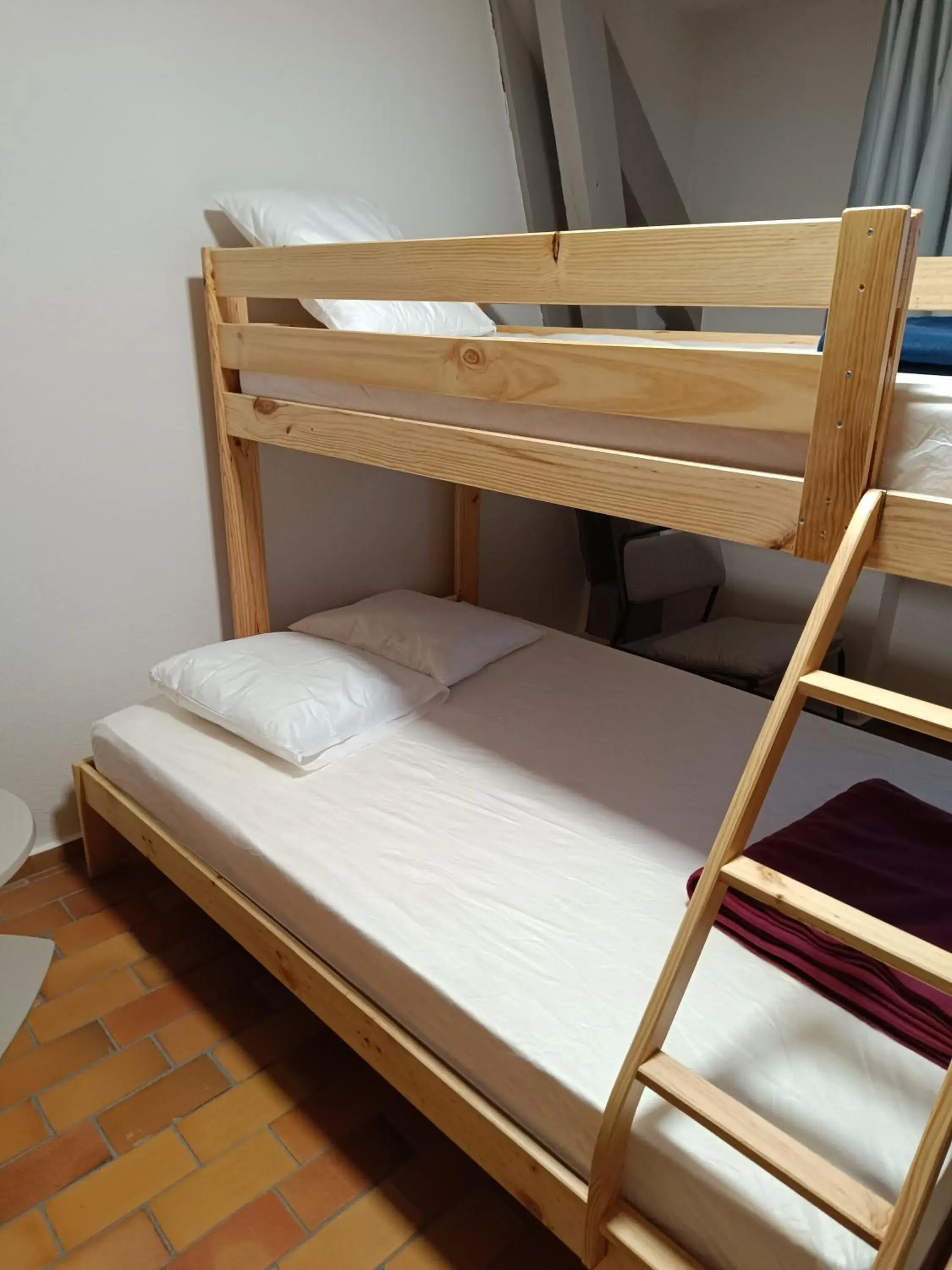 4-Bed Mixed Dormitory Room - single occupancy in La Mansio de Bons 4-Bed Mixed Dormitory Room - single occupancy in La Mansio de Bons