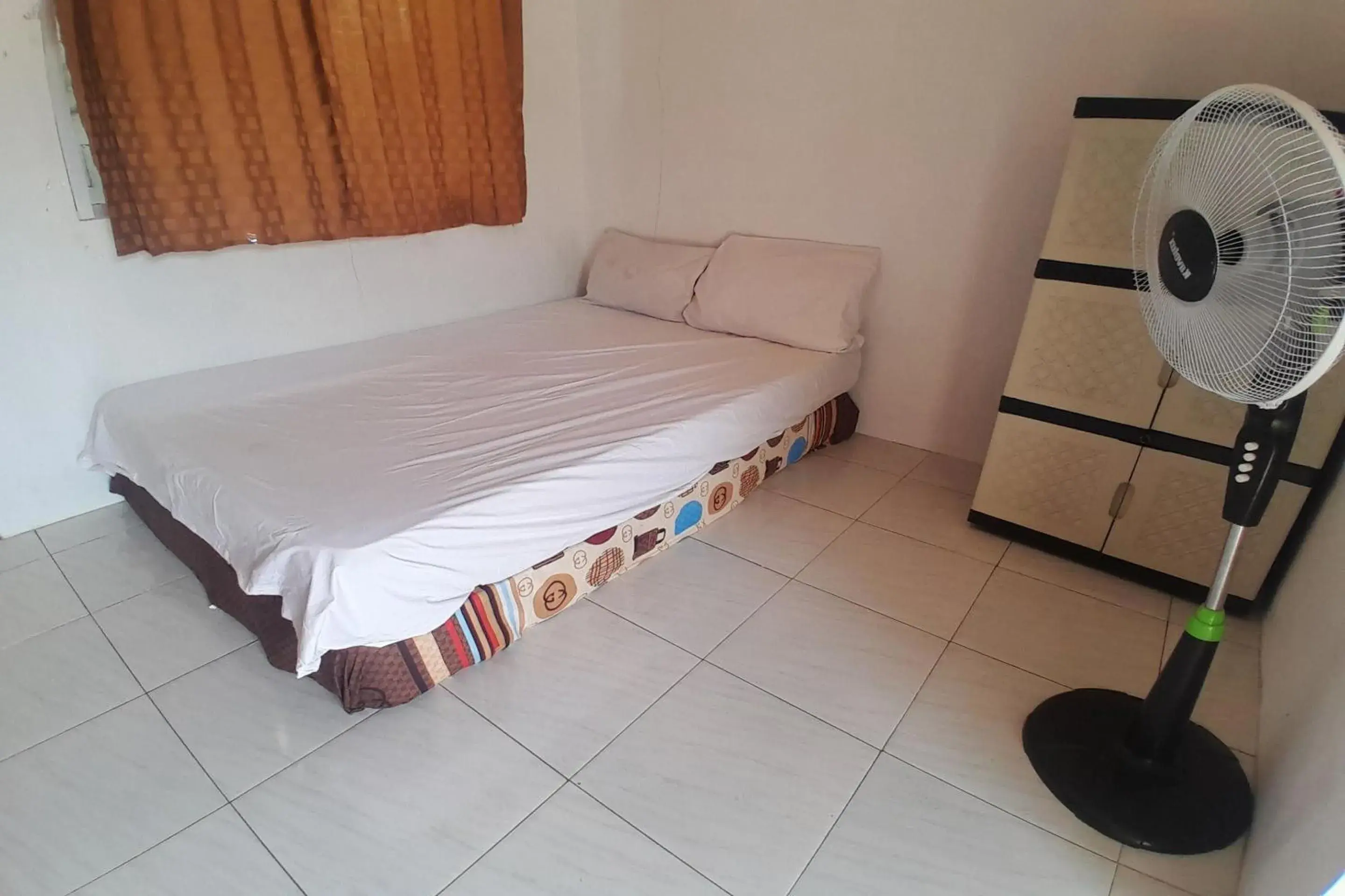 Budget Double Room in Hotel O Wisma Bintang Jepara Budget Double Room in Hotel O Wisma Bintang Jepara