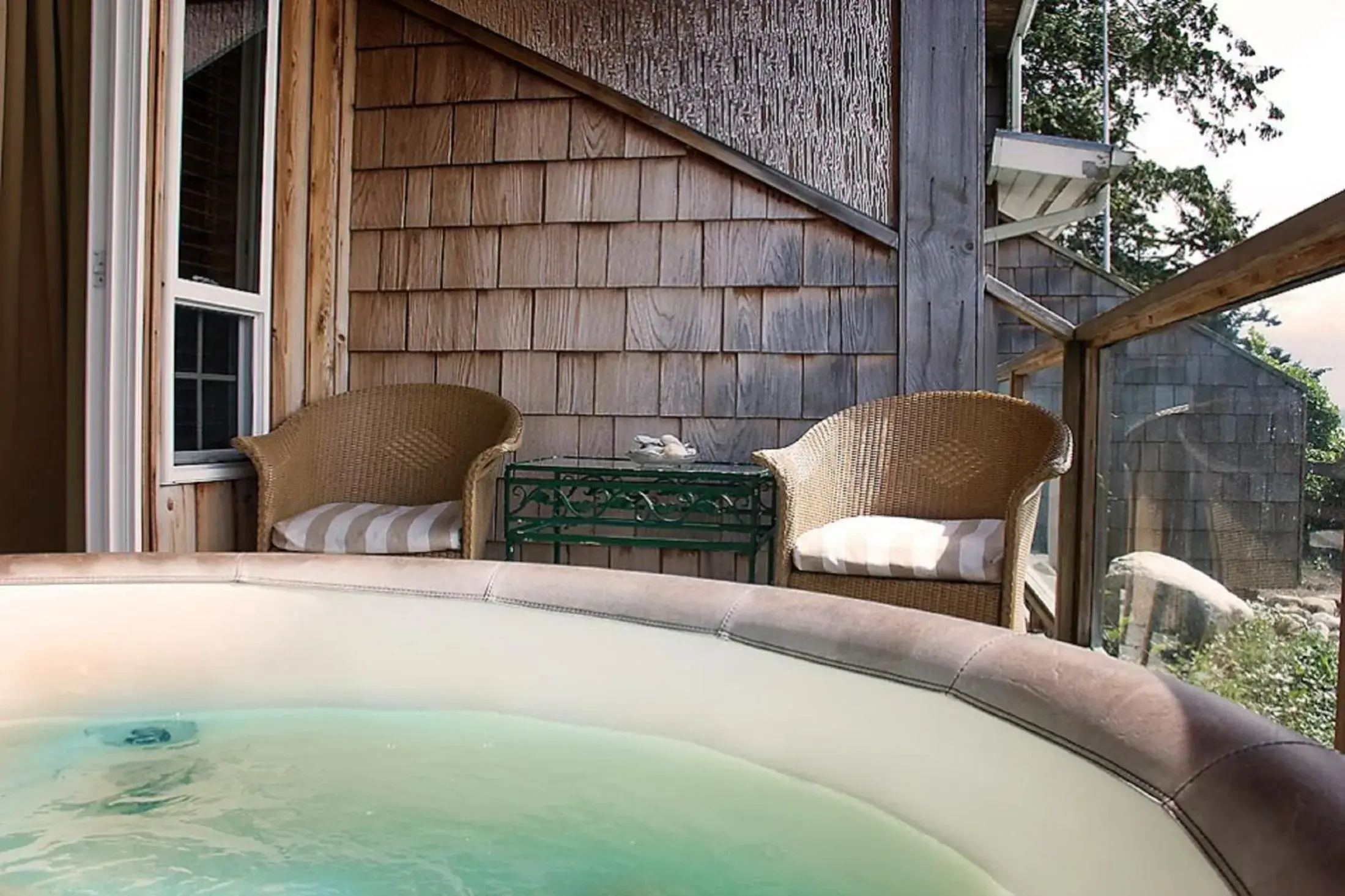 King Room with Sea View in Camano Island Inn King Room with Sea View in Camano Island Inn