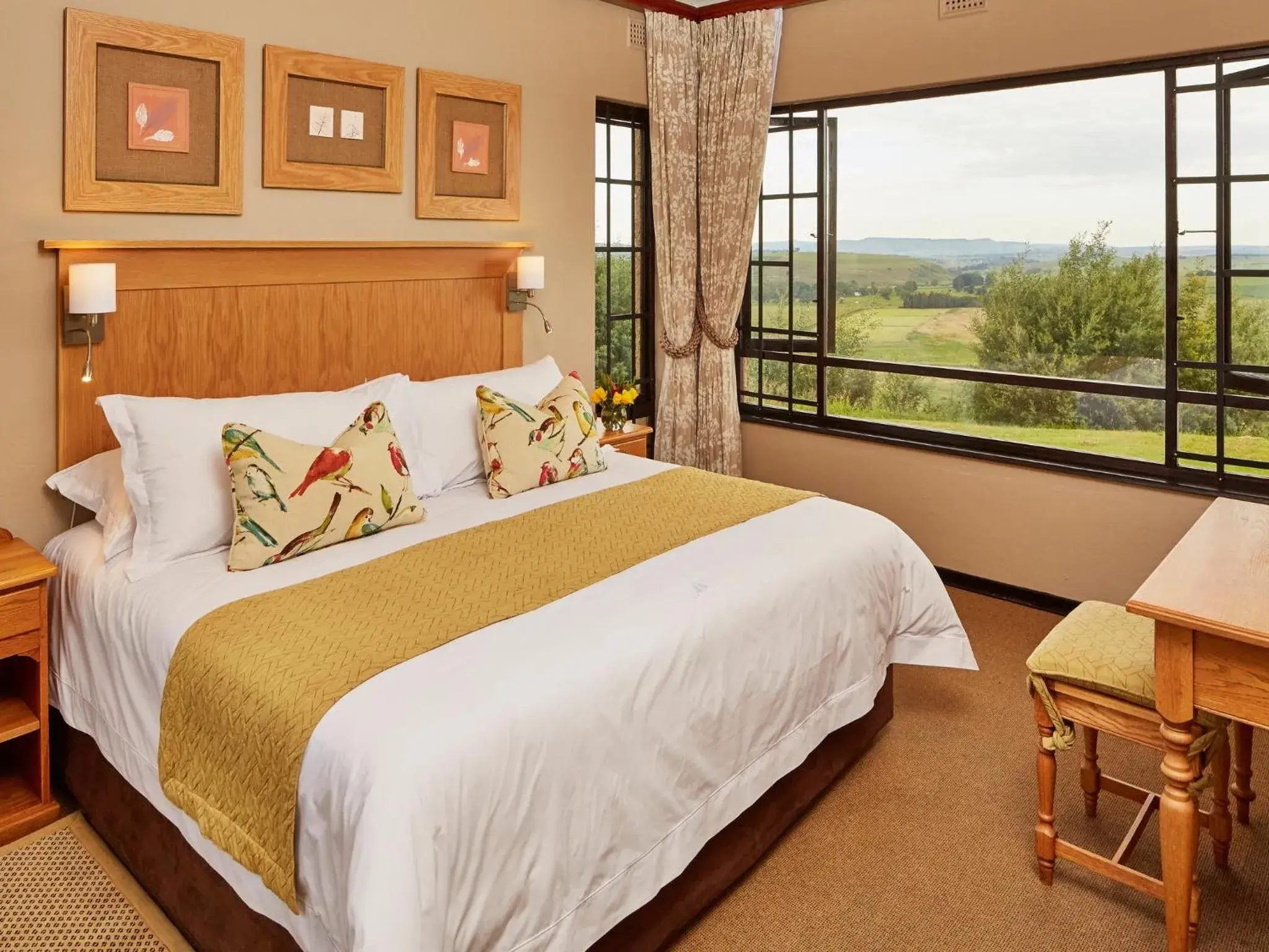 Four-Bedroom Chalet (8 Adults) in First Group Midlands Saddle and Trout Four-Bedroom Chalet (8 Adults) in First Group Midlands Saddle and Trout