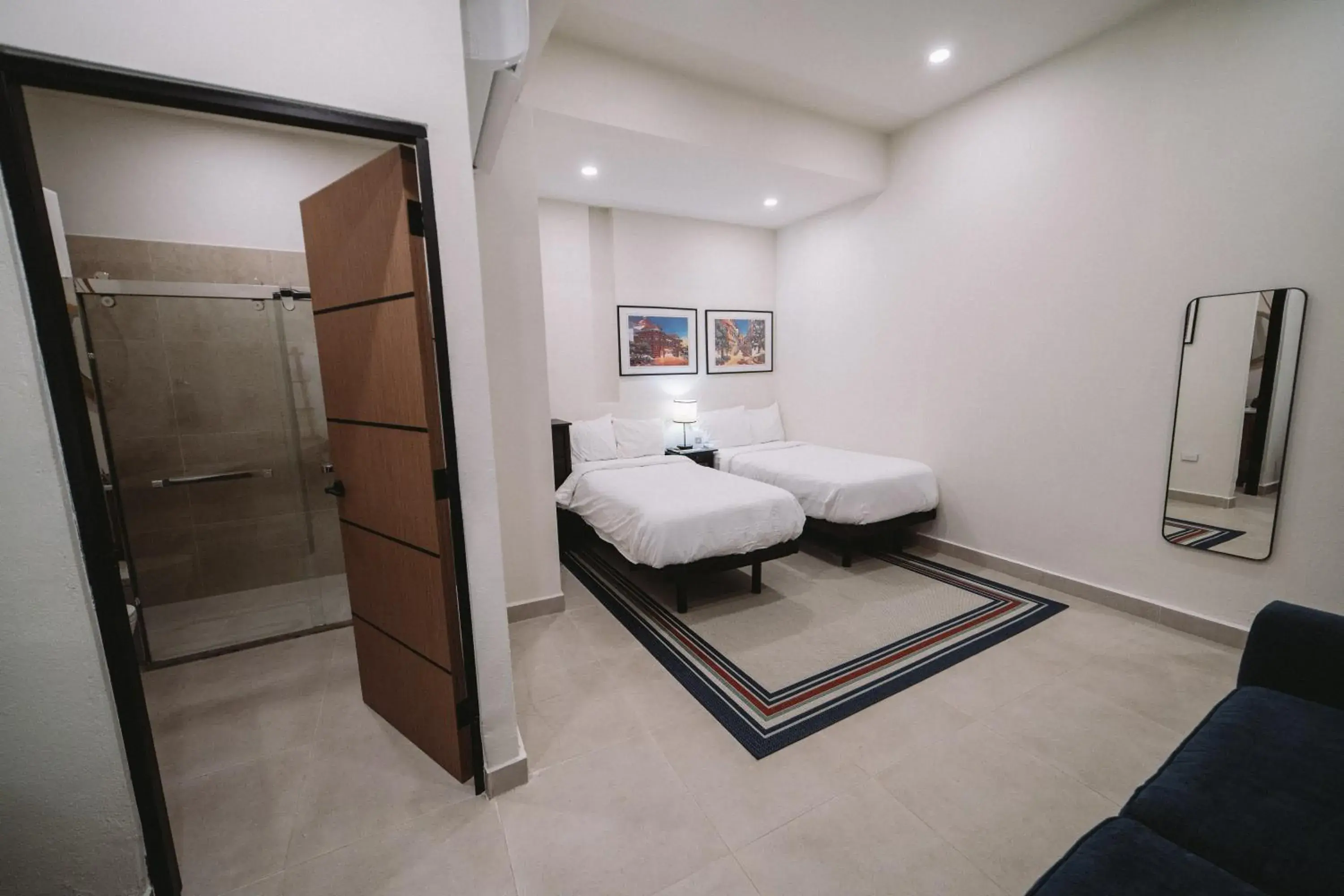 Superior King Room in The Looking Glass Hotel Superior King Room in The Looking Glass Hotel