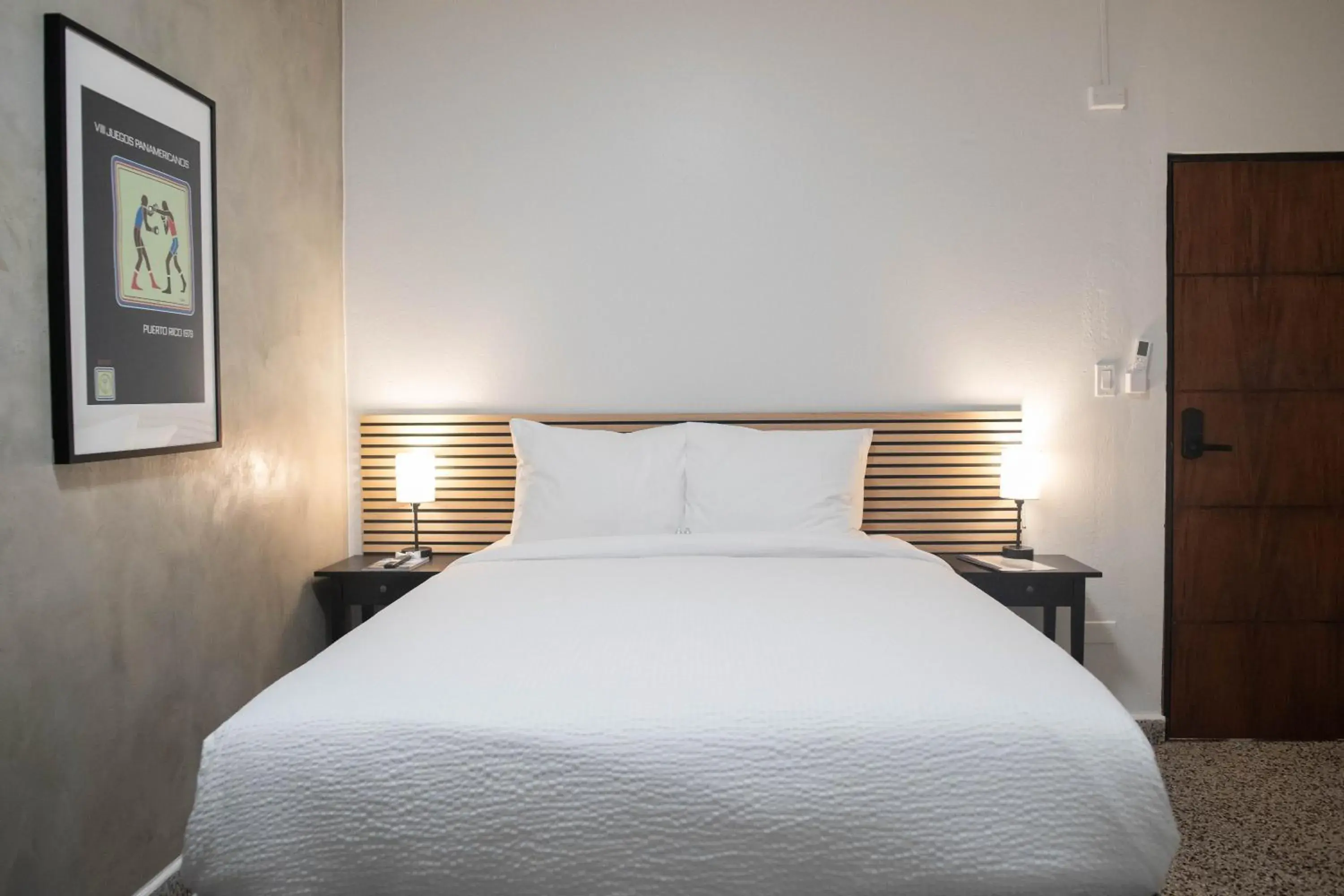 Deluxe Queen Room in The Looking Glass Hotel Deluxe Queen Room in The Looking Glass Hotel