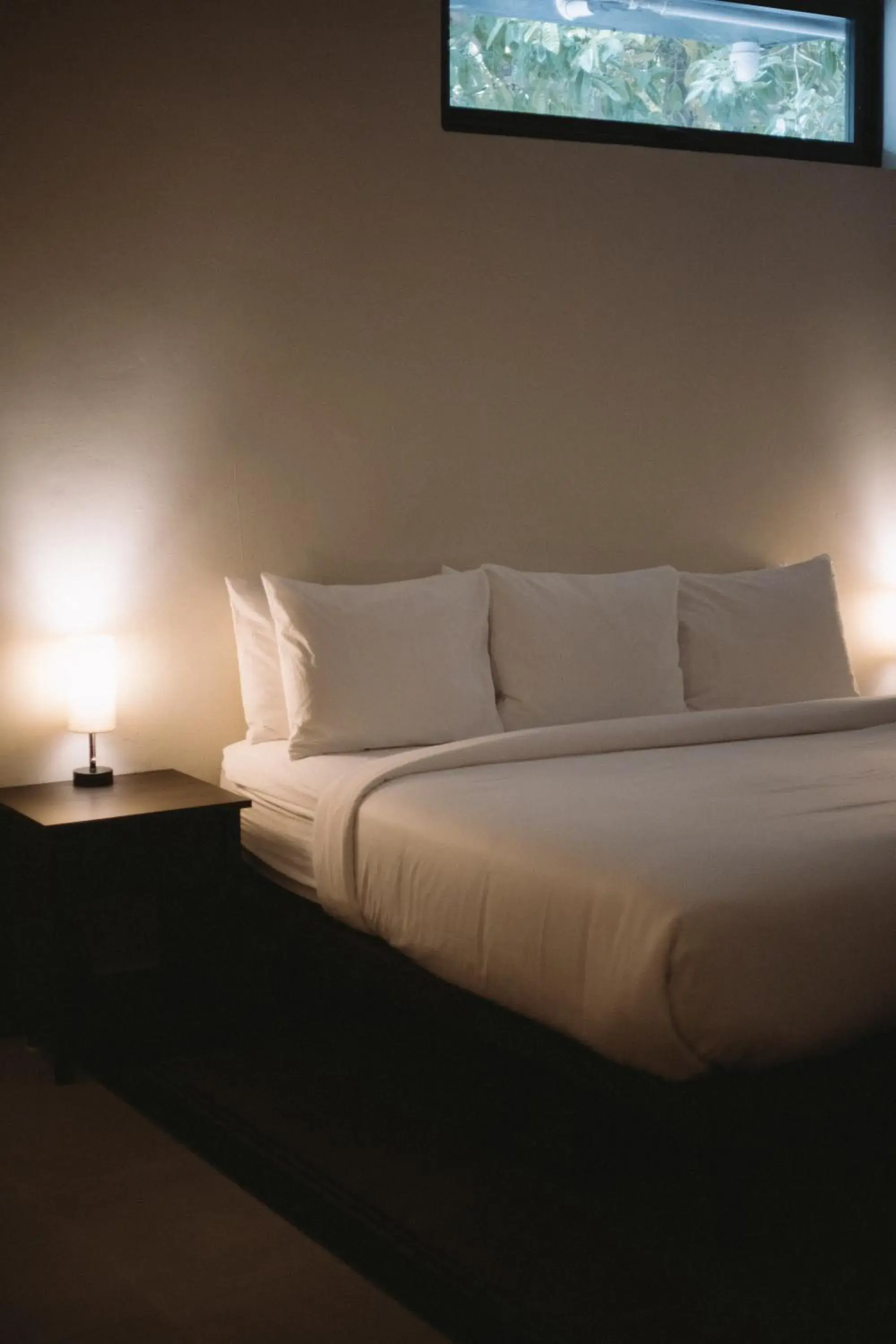 Superior King Room in The Looking Glass Hotel Superior King Room in The Looking Glass Hotel