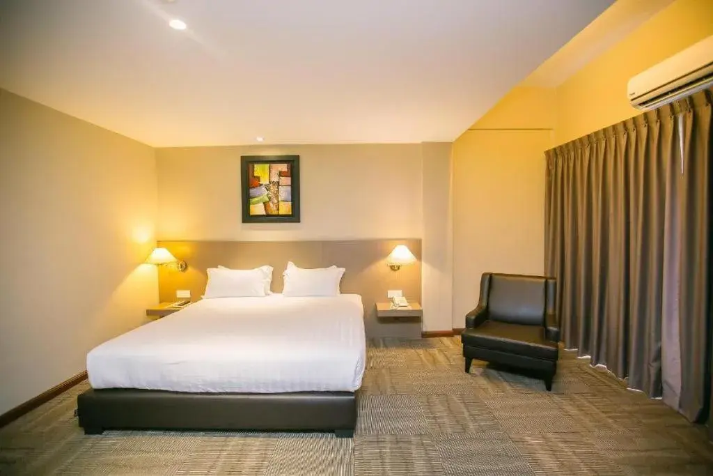 Deluxe King Room in Merdeka Hotel Kluang Deluxe King Room in Merdeka Hotel Kluang