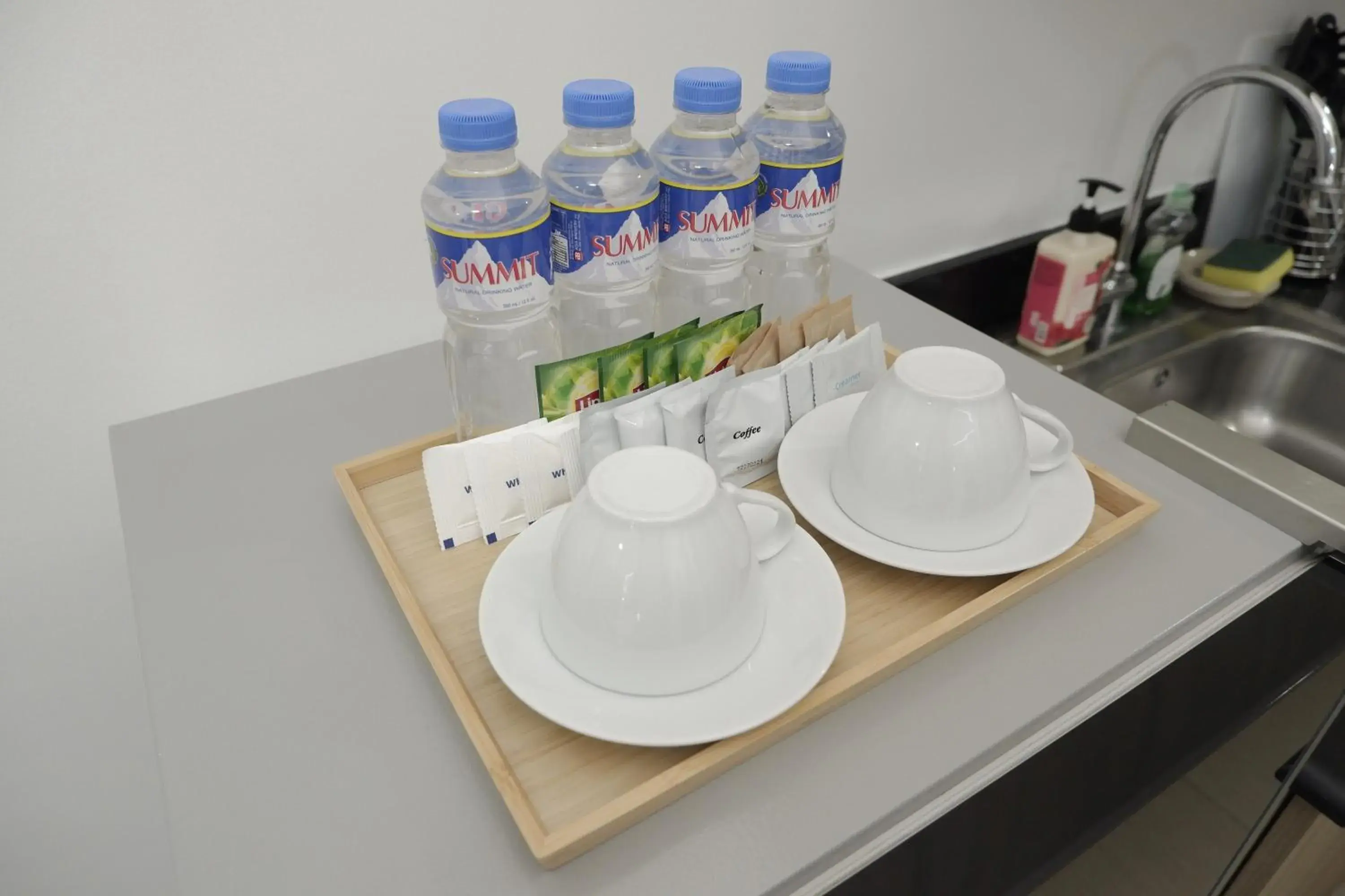 Deluxe Double or Twin Room with Balcony in Shore Residences MOA Dynastel Staycation Deluxe Double or Twin Room with Balcony in Shore Residences MOA Dynastel Staycation