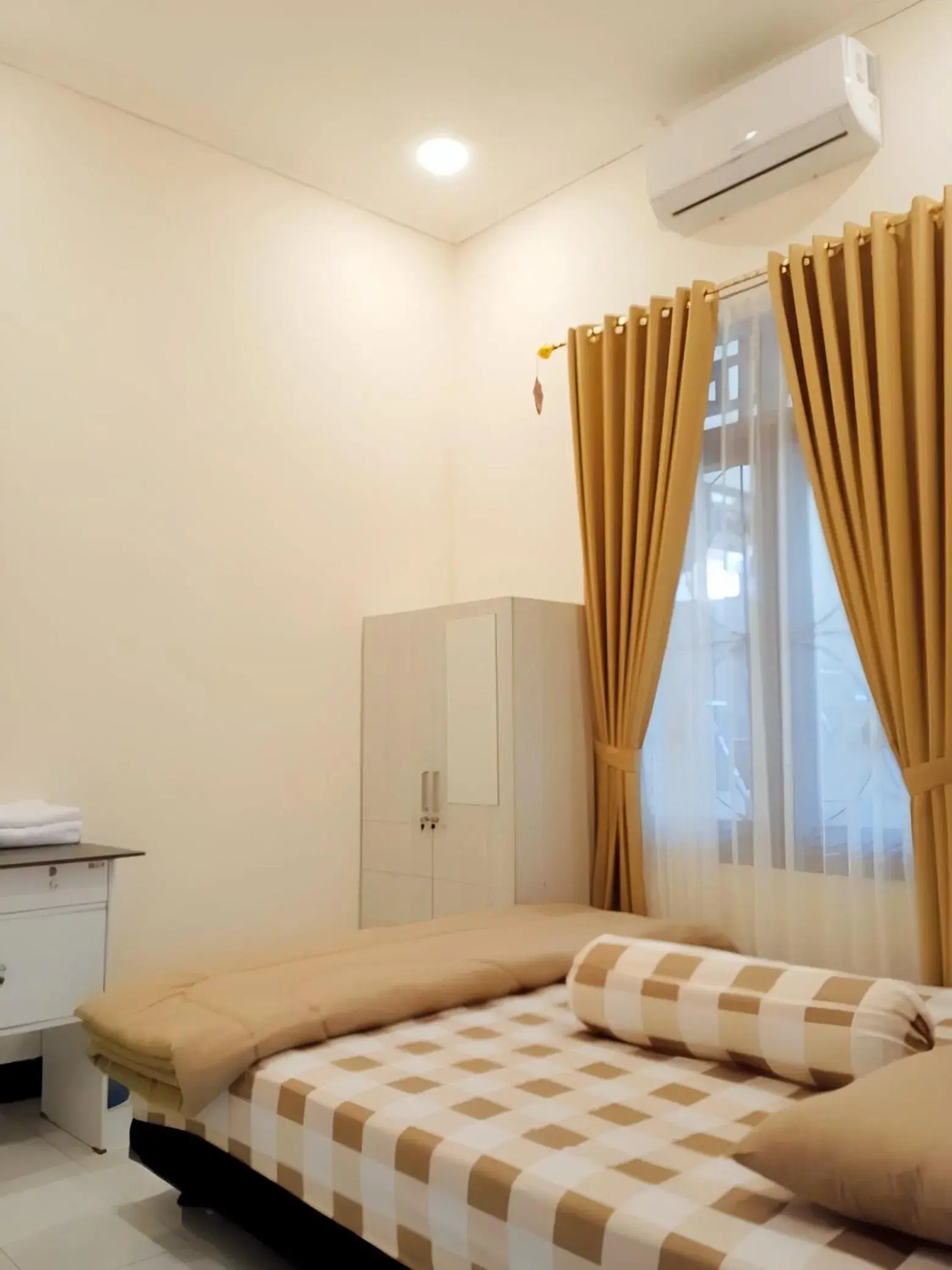 Deluxe King Room in Penginapan Prambanan TRISAN Deluxe King Room in Penginapan Prambanan TRISAN