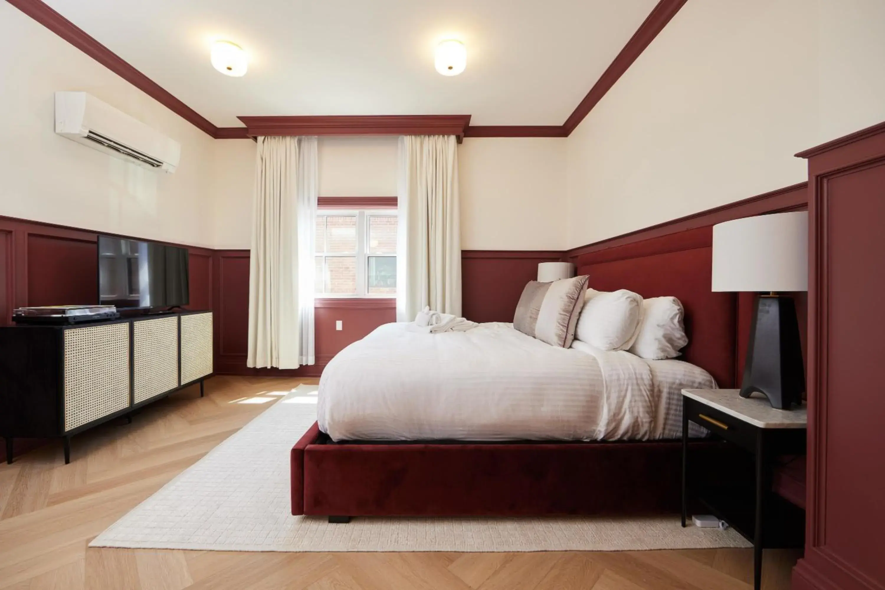 Deluxe King Studio in The Dorchester Hotel Deluxe King Studio in The Dorchester Hotel