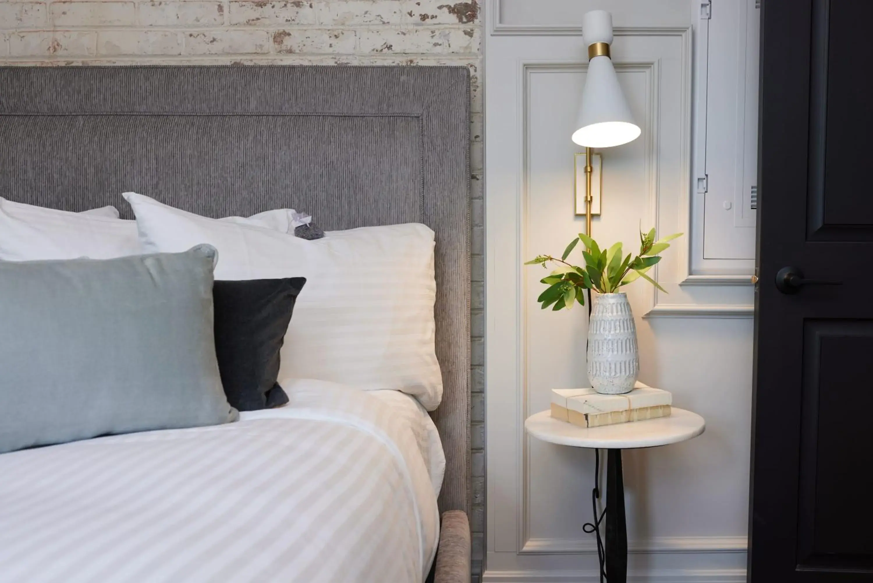 One-Bedroom Suite in The Dorchester Hotel One-Bedroom Suite in The Dorchester Hotel