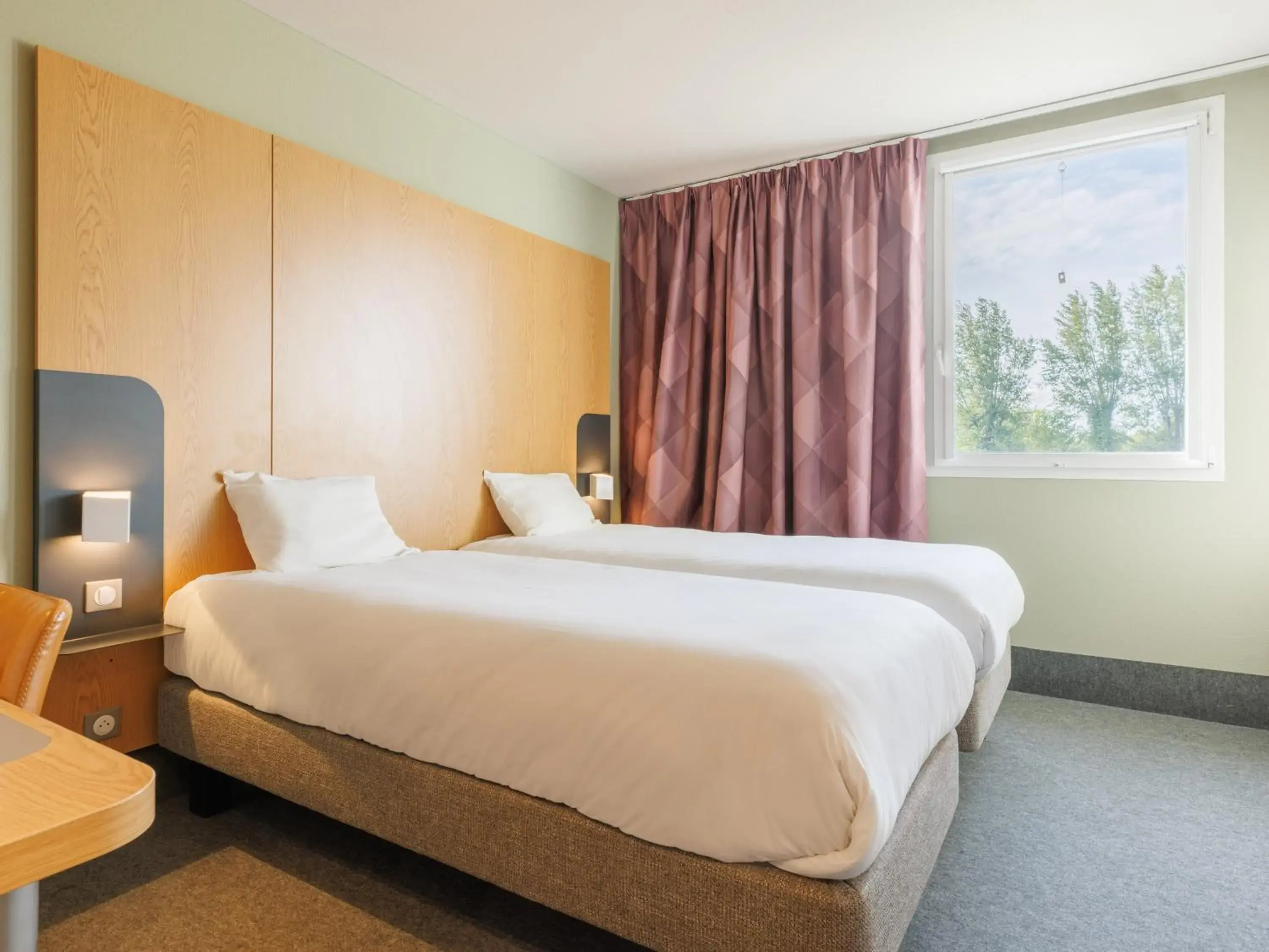 Classic Quadruple Room in B&B HOTEL Clermont-Ferrand Nord Riom Classic Quadruple Room in B&B HOTEL Clermont-Ferrand Nord Riom