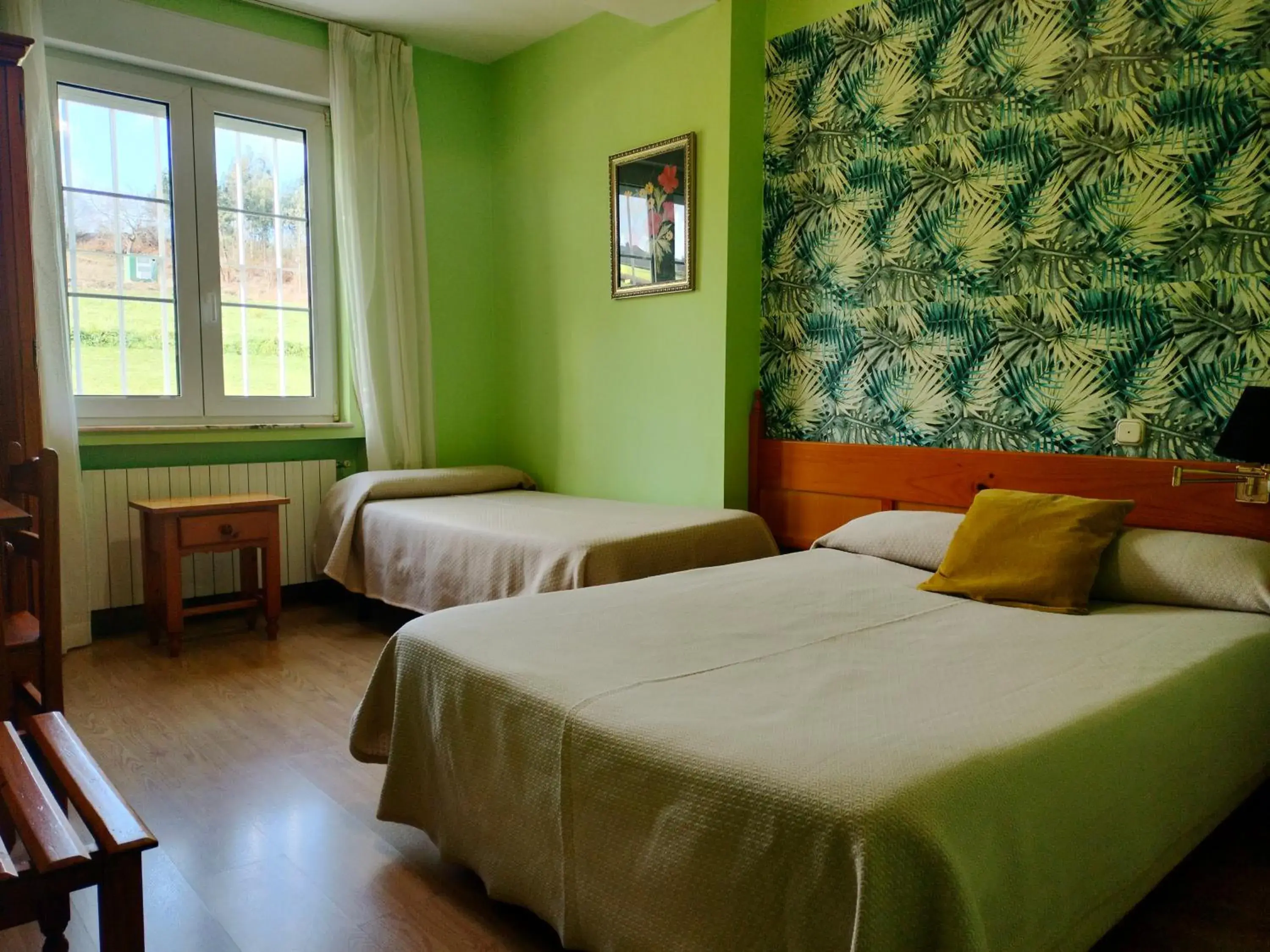 Family Room with Private Bathroom in Hotel Capellan Family Room with Private Bathroom in Hotel Capellan