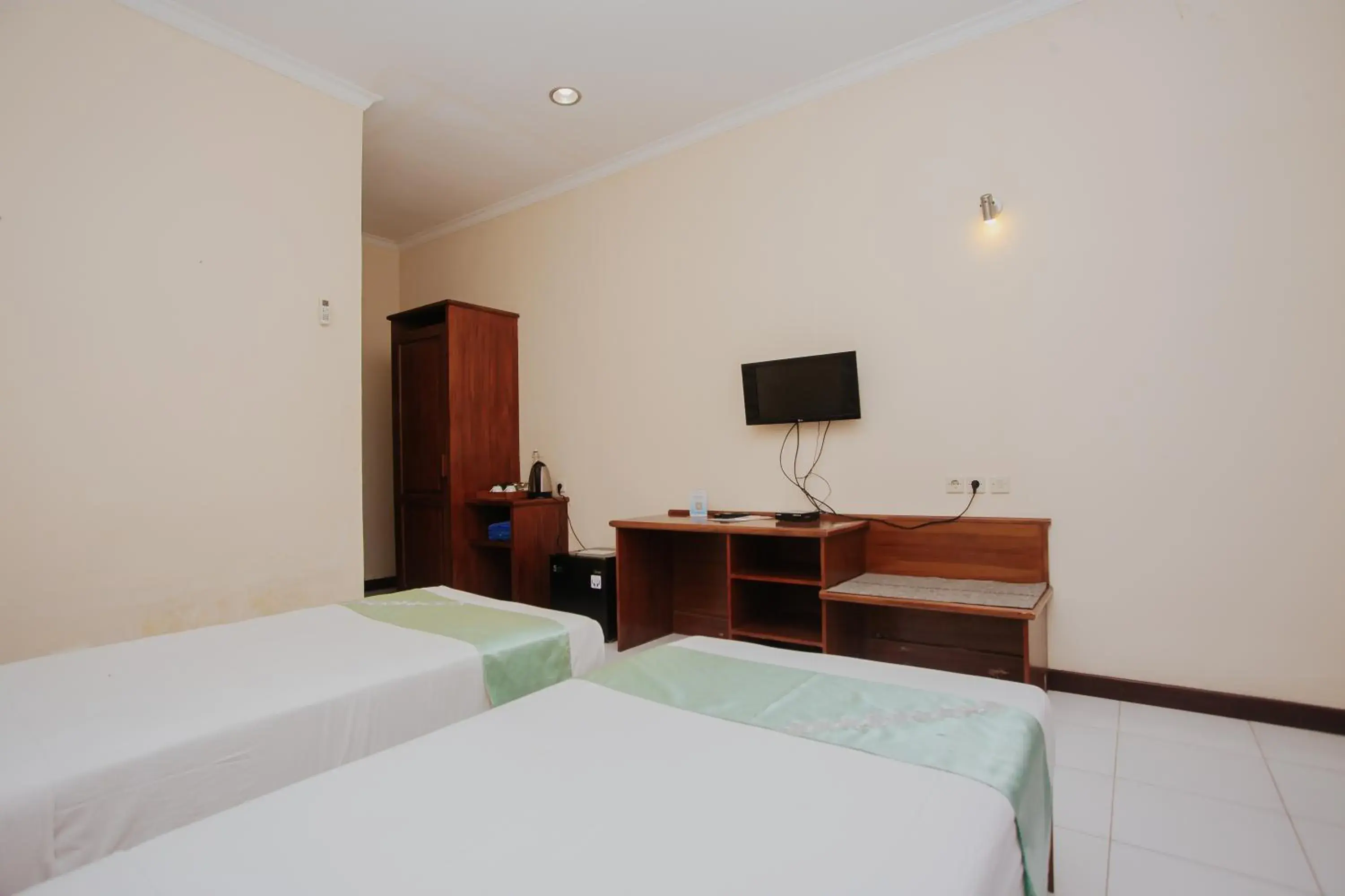 Medana Bay Marina Medana Bay Marina