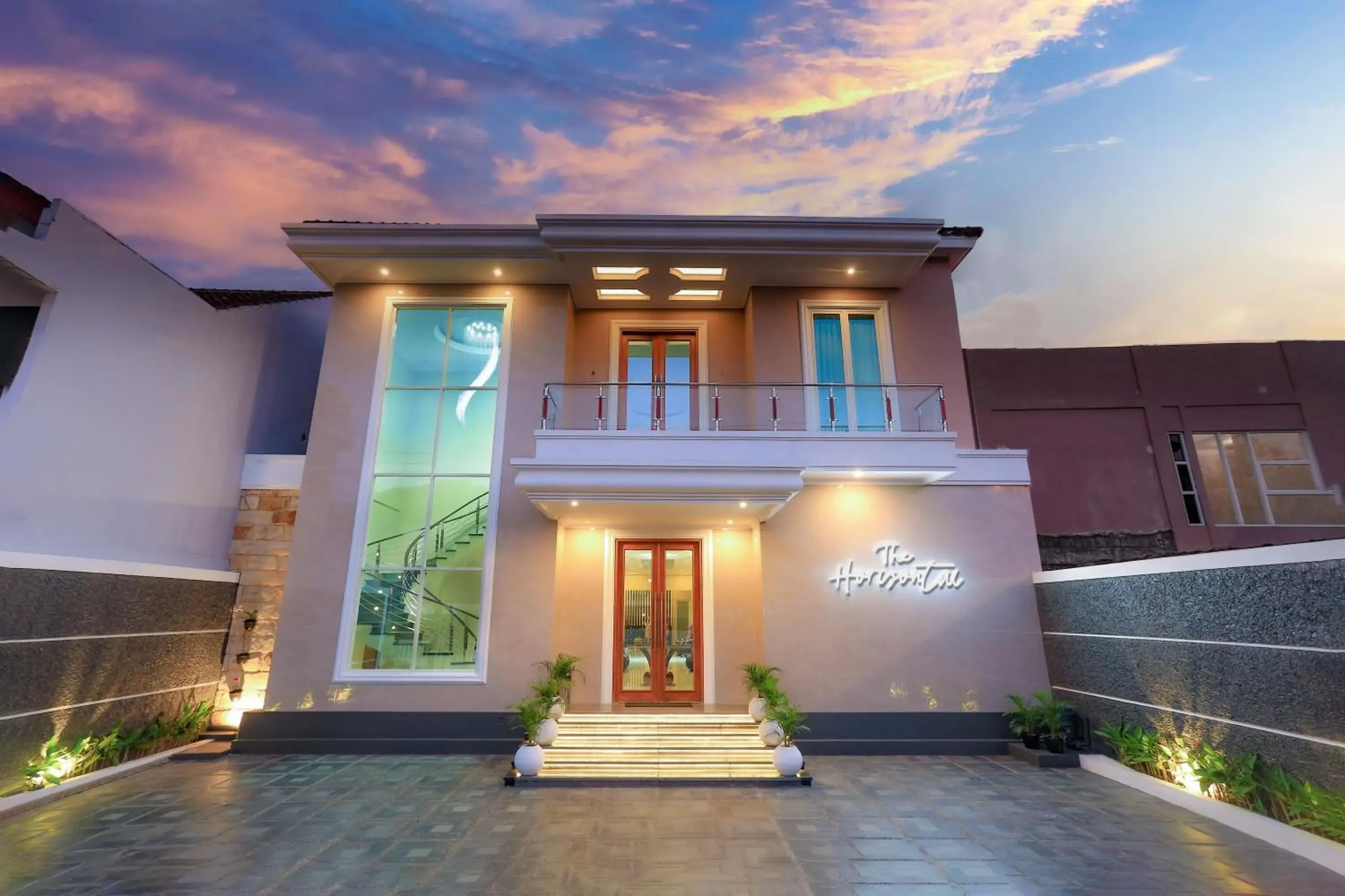 The Horizontal Hotel Pacitan The Horizontal Hotel Pacitan