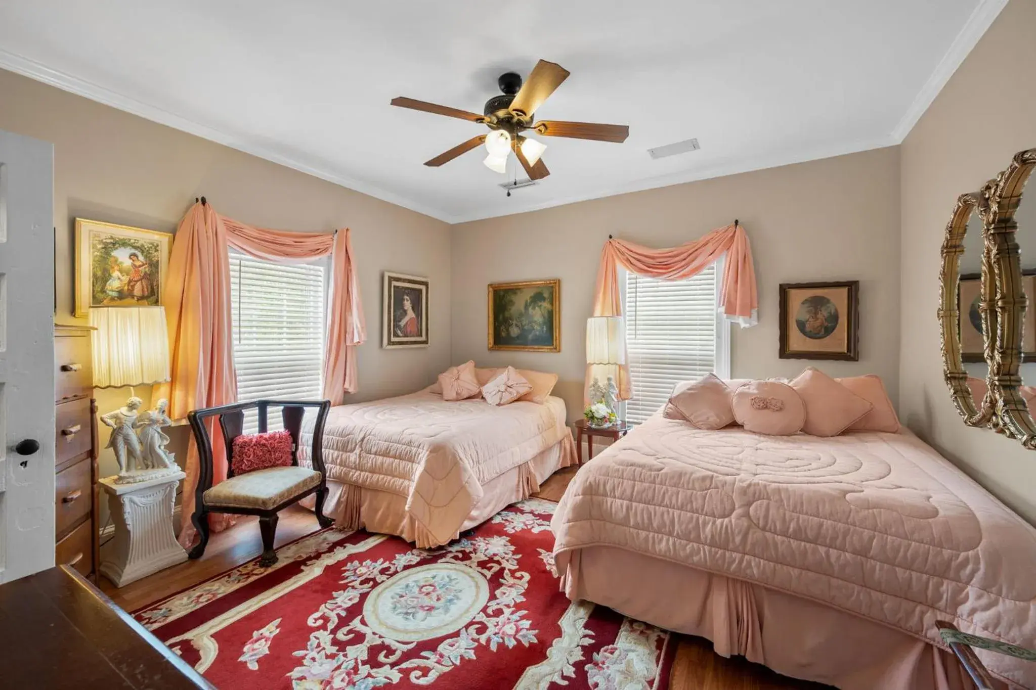 Deluxe Family Room in Goodbread House Bed and Breakfast Deluxe Family Room in Goodbread House Bed and Breakfast