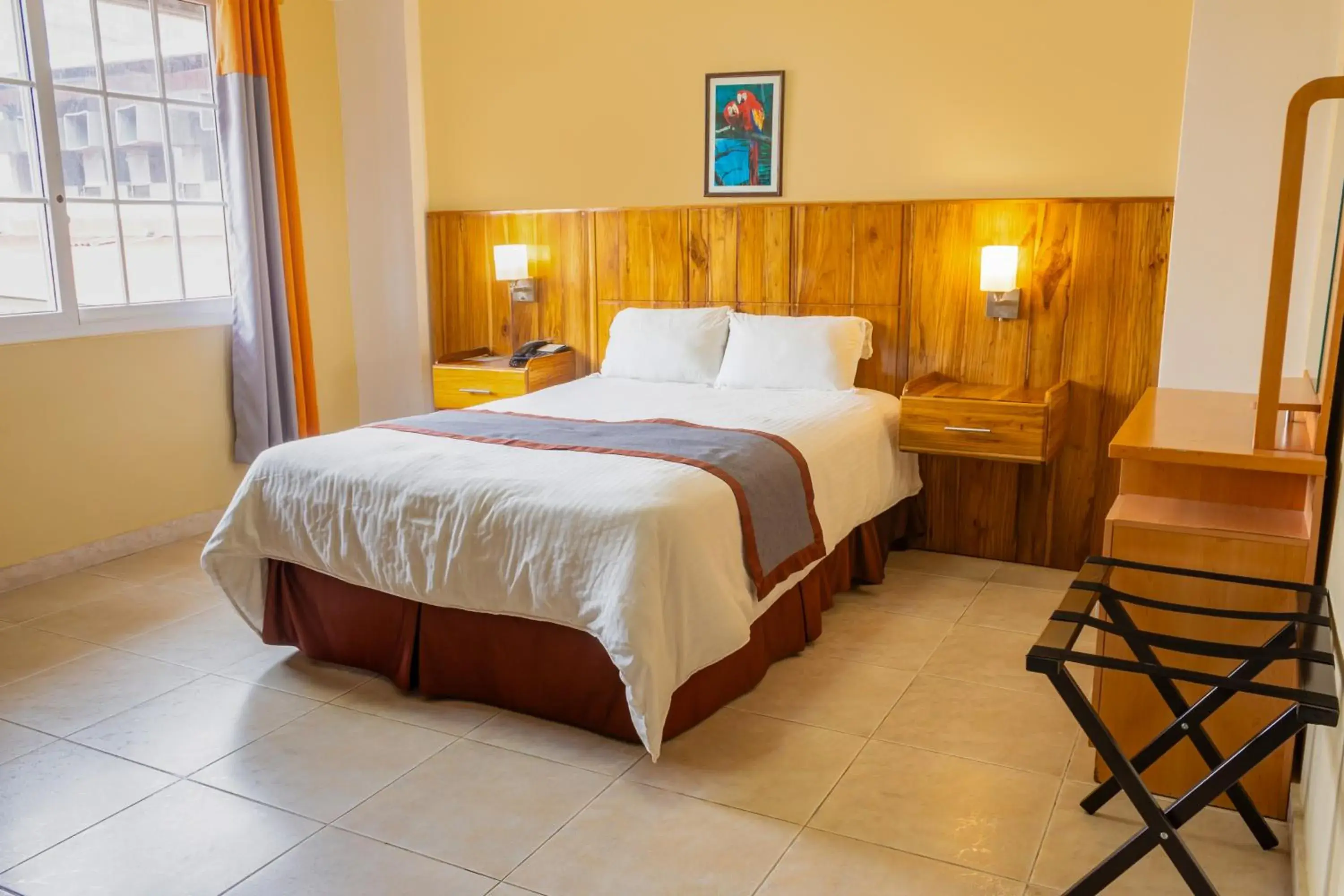 Budget Double Room in Hotel Guacamaya Budget Double Room in Hotel Guacamaya