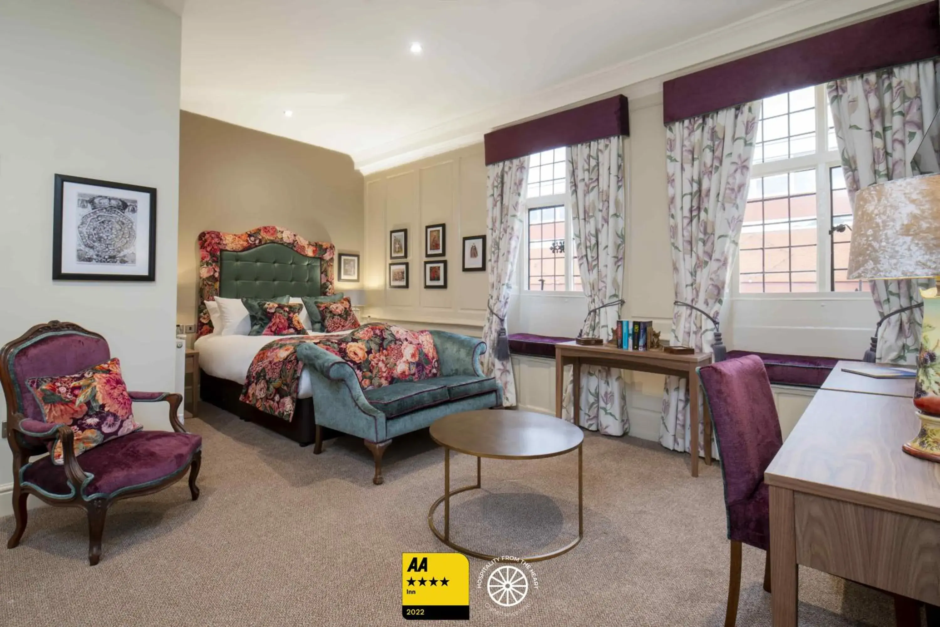 Superior Double Room in The Tudor House Hotel, Tewkesbury, Gloucestershire - The Coaching Inn Group Superior Double Room in The Tudor House Hotel, Tewkesbury, Gloucestershire - The Coaching Inn Group