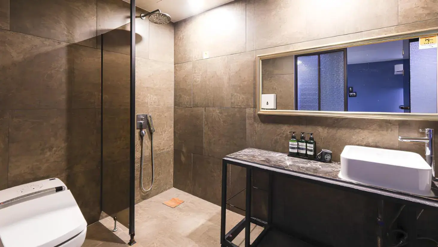 Standard Double Room in 2 Heaven Hotel Seomyeon Standard Double Room in 2 Heaven Hotel Seomyeon