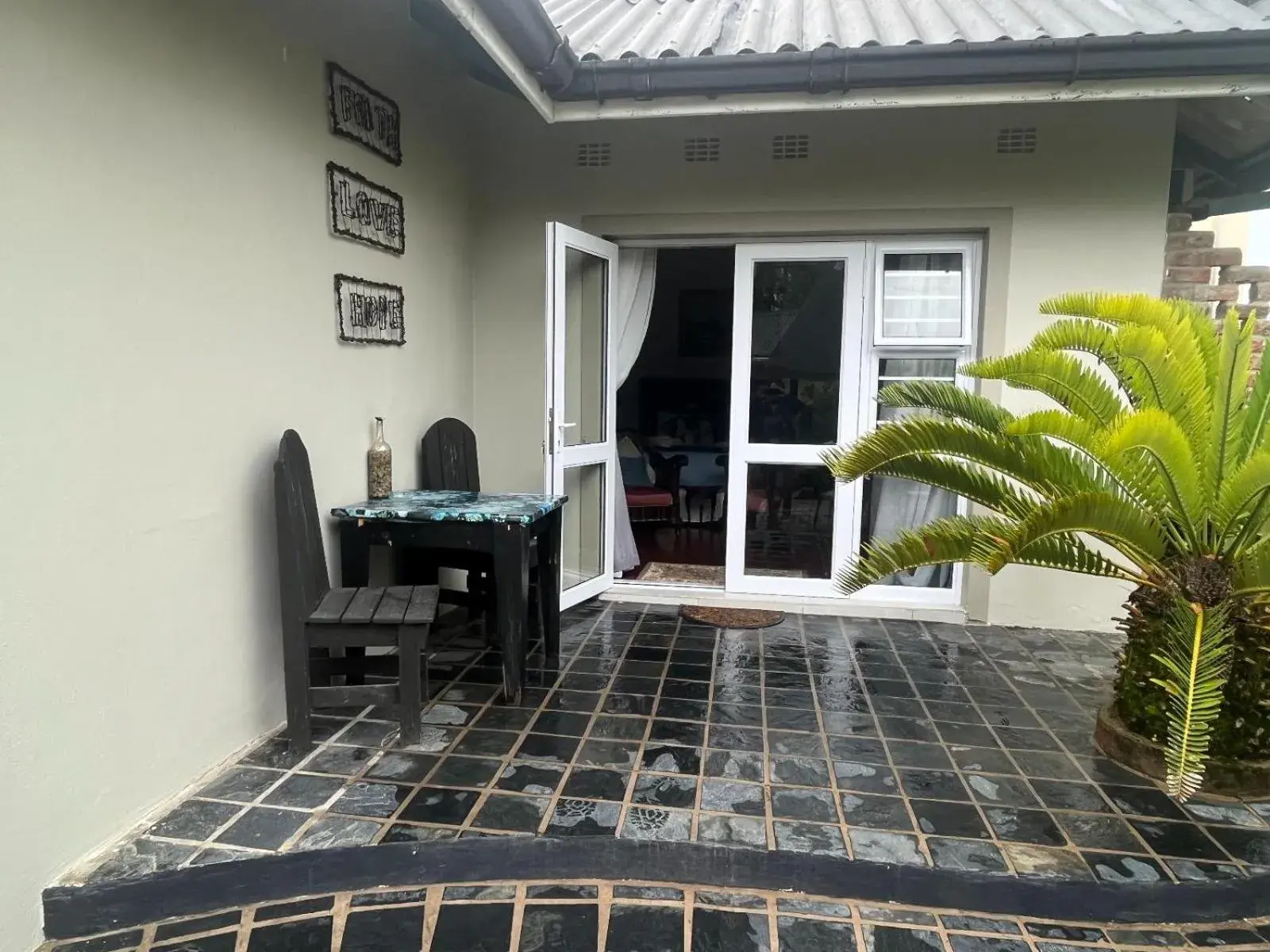 Family Room - single occupancy in Homestead Bed and Breakfast Family Room - single occupancy in Homestead Bed and Breakfast