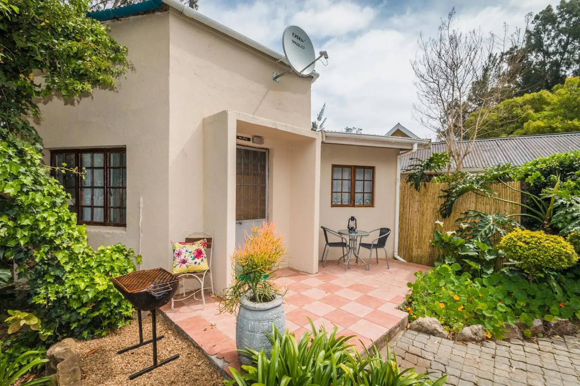 Budget Twin Room - single occupancy in Homestead Bed and Breakfast Budget Twin Room - single occupancy in Homestead Bed and Breakfast