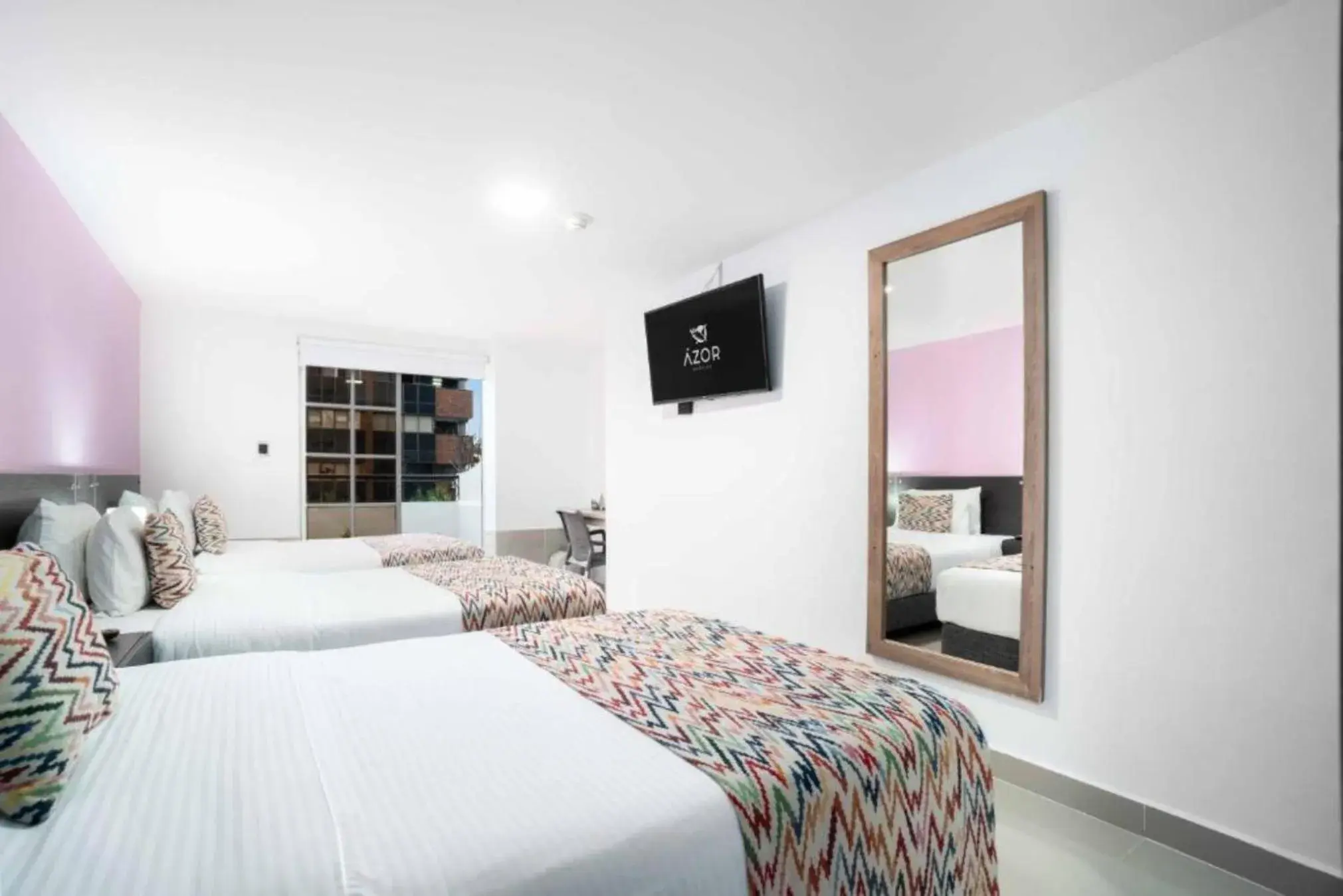 Basic Triple Room in Azor Hotel Cali Versalles Basic Triple Room in Azor Hotel Cali Versalles