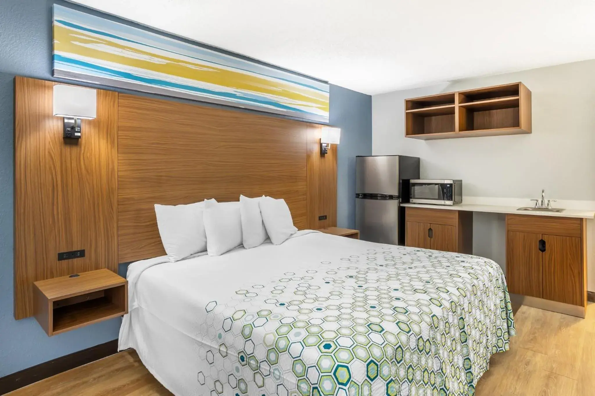 Studio with One King Bed Non-Smoking in HomeTowne Studios by Red Roof Lancaster Studio with One King Bed Non-Smoking in HomeTowne Studios by Red Roof Lancaster