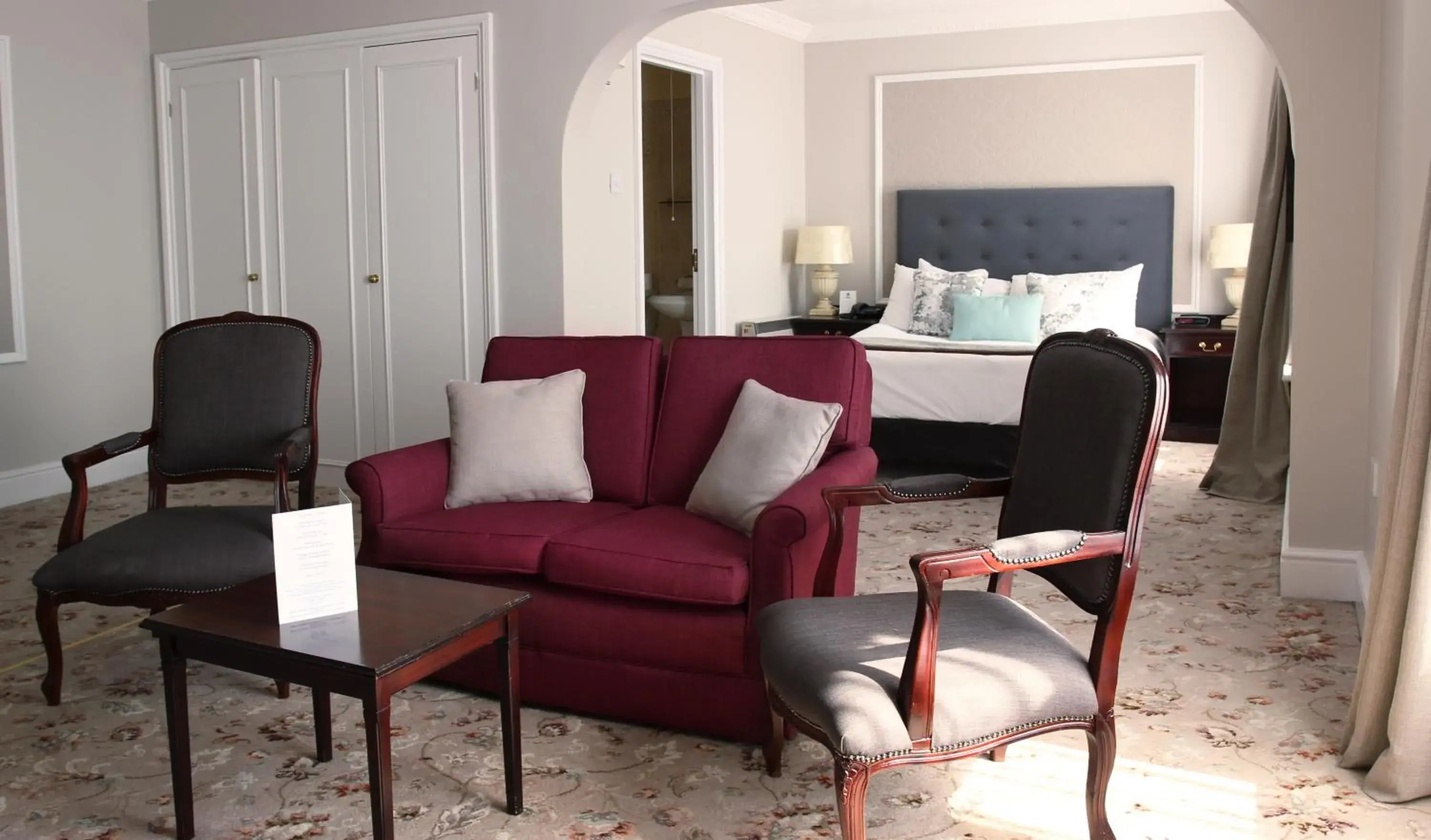 Suite with Sea View in Royal Victoria Hotel Suite with Sea View in Royal Victoria Hotel