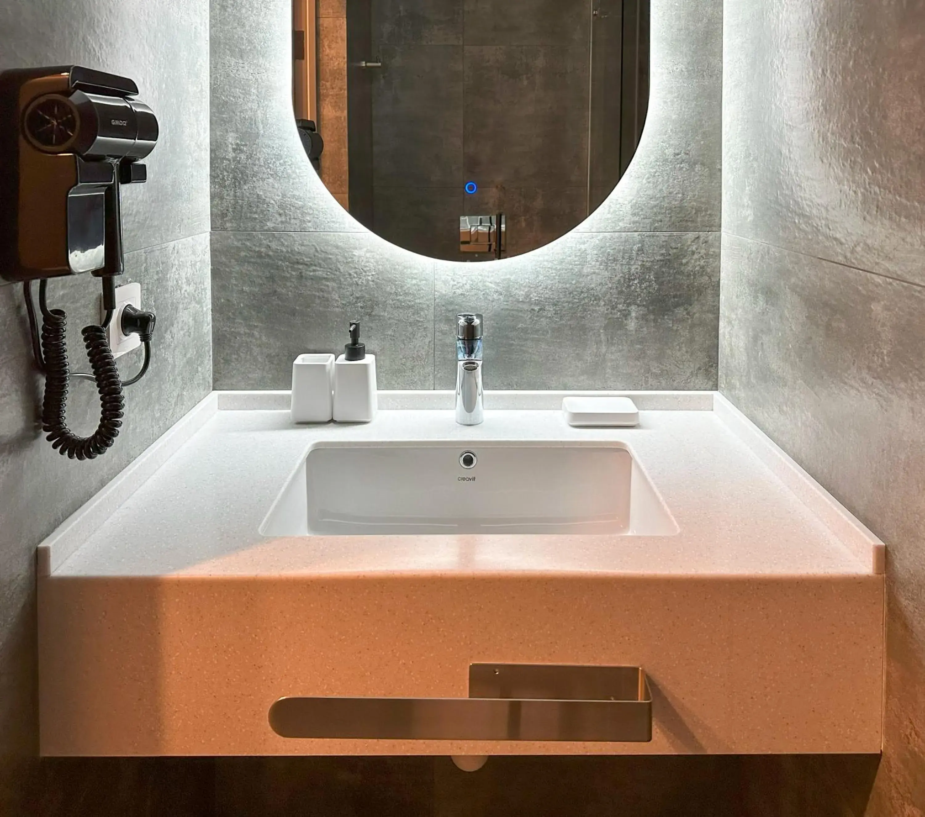 Standard King Room in Aston Hotel Standard King Room in Aston Hotel