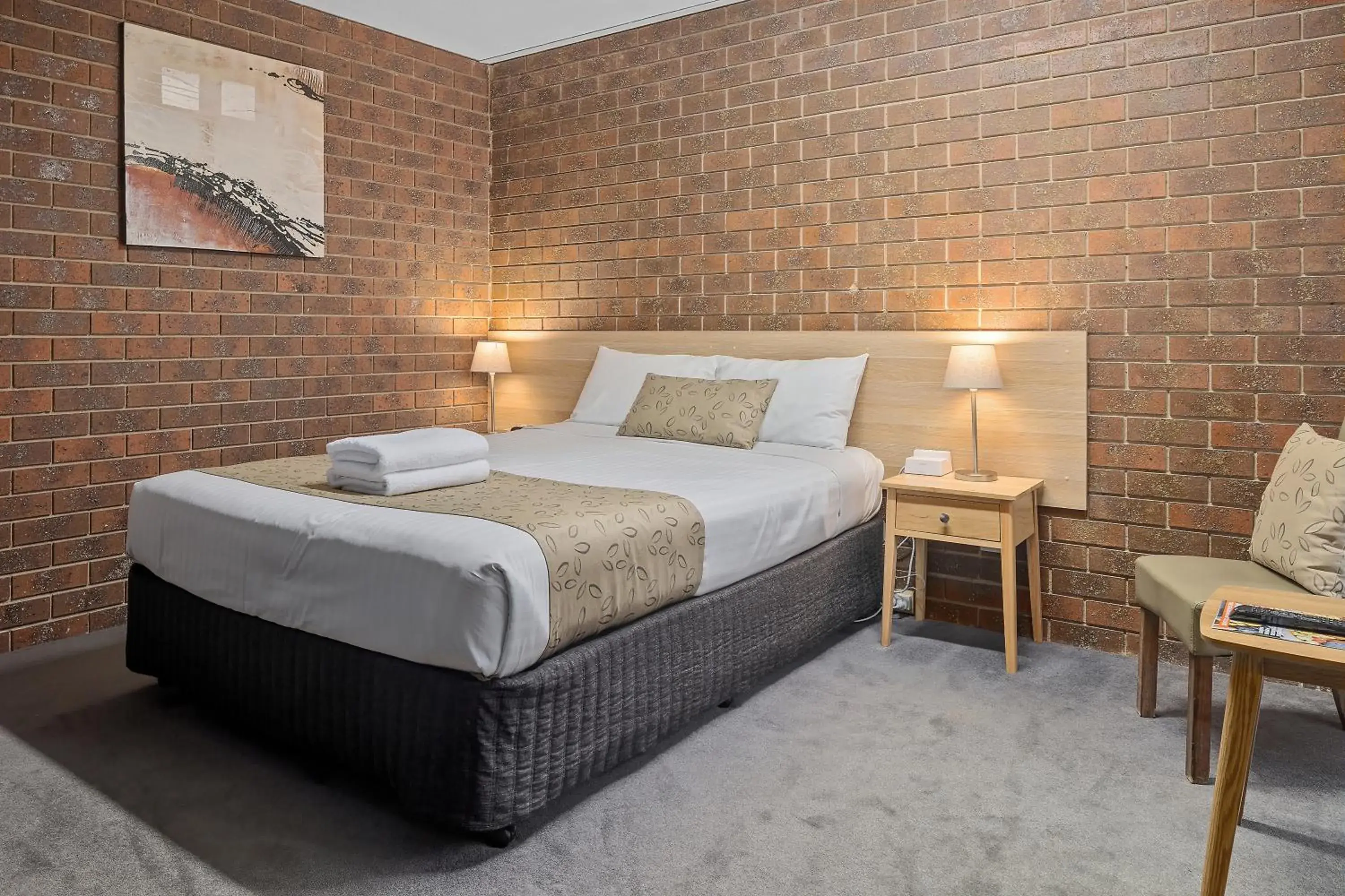 Standard Queen Room in Healesville Motor Inn Standard Queen Room in Healesville Motor Inn