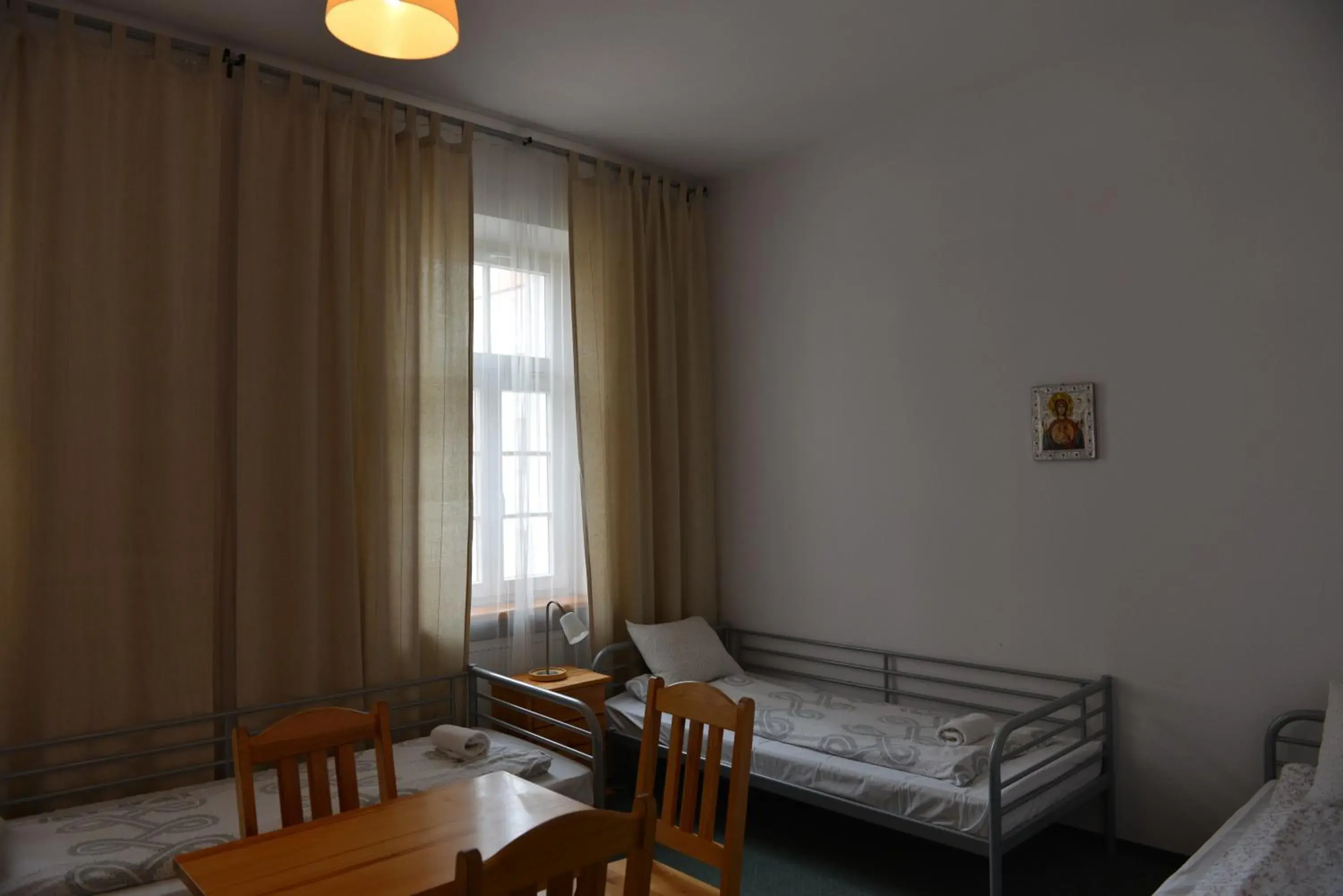 Classic Quadruple Room in Pokoje Gościnne Domu Pielgrzyma w Supraślu Classic Quadruple Room in Pokoje Gościnne Domu Pielgrzyma w Supraślu