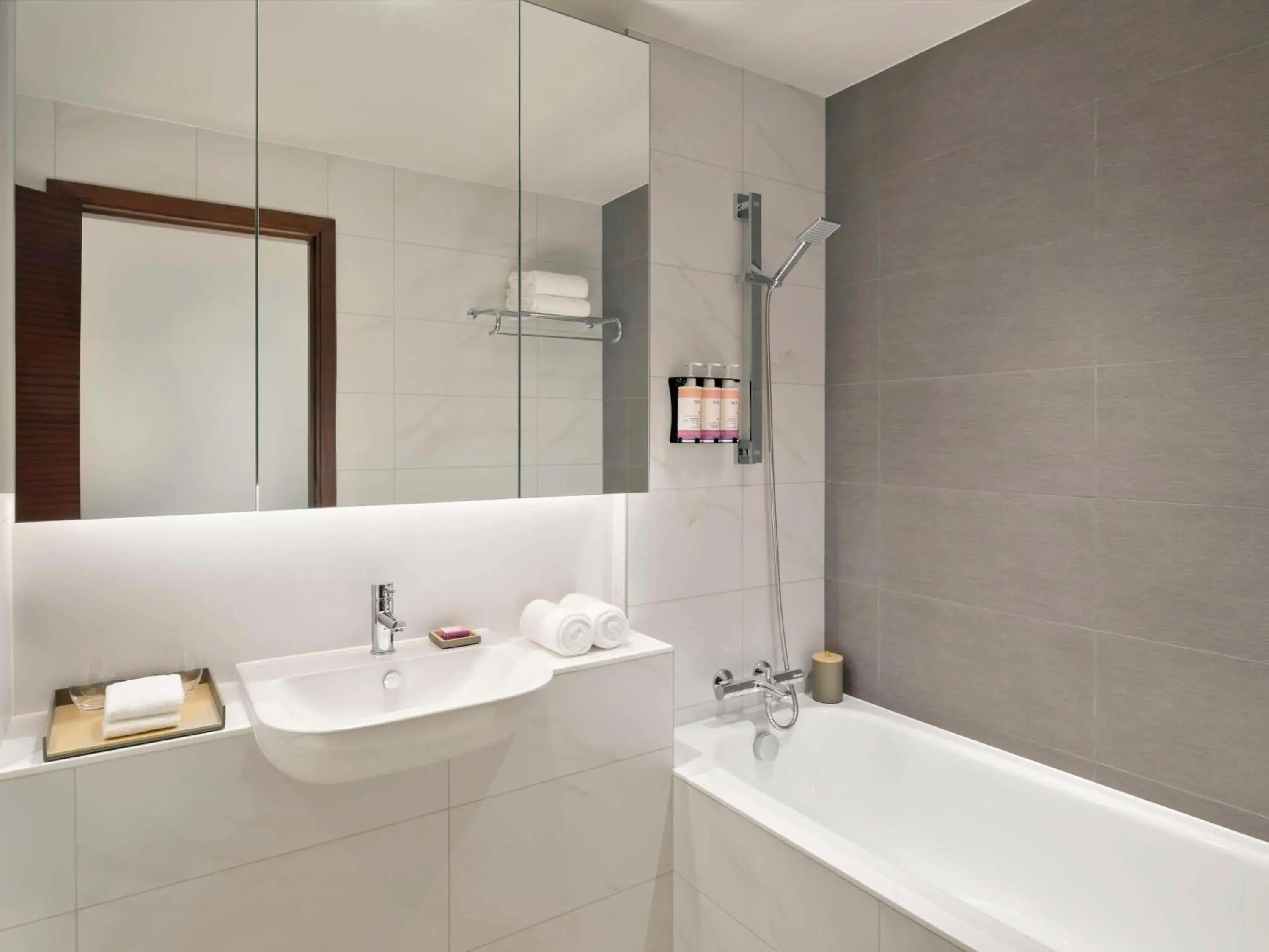 Deluxe King Room in Mövenpick Hotel & Apartments Ghala Muscat Deluxe King Room in Mövenpick Hotel & Apartments Ghala Muscat