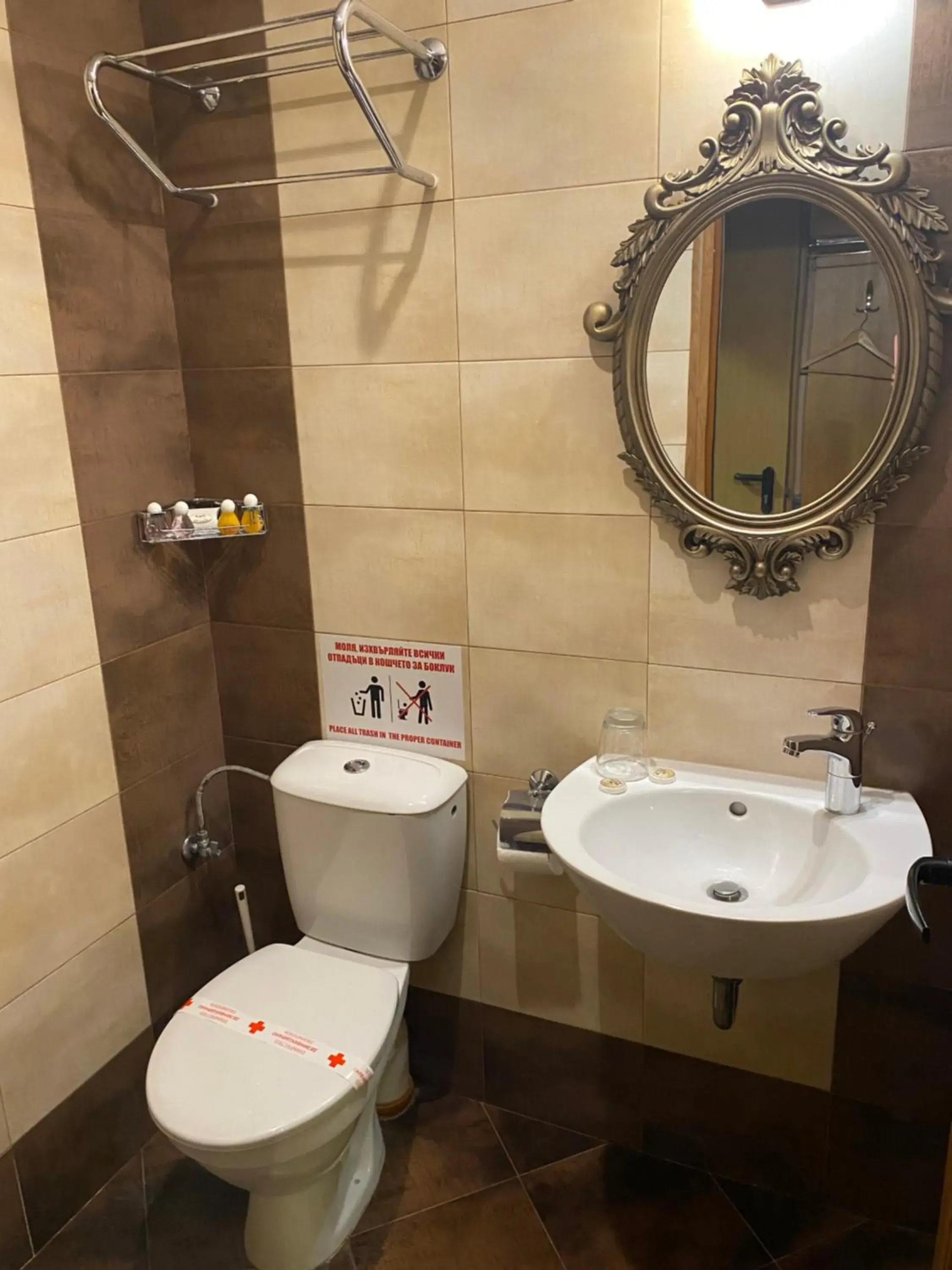 Standard Queen Room in City Hotel Standard Queen Room in City Hotel